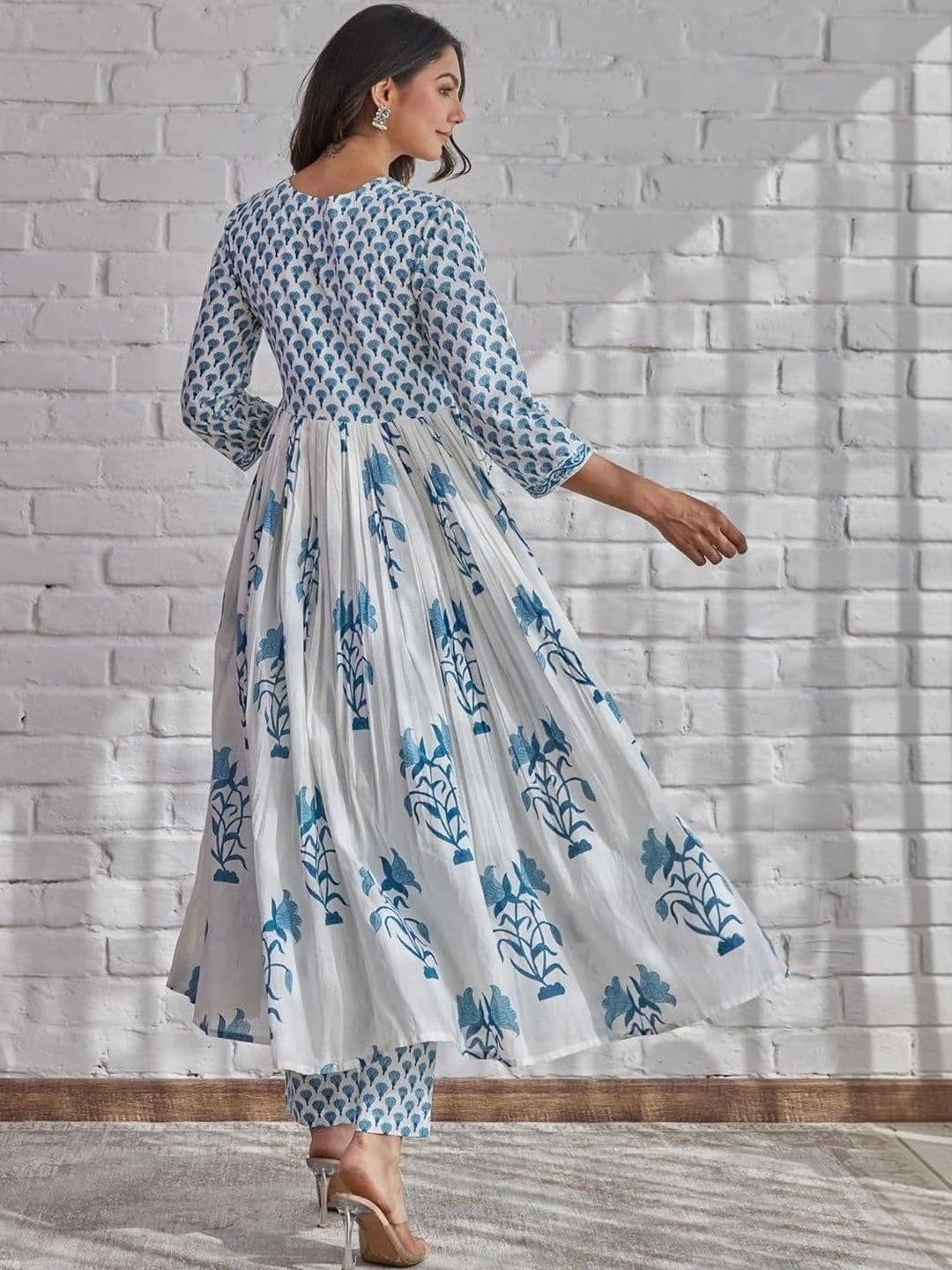 Sangria Printed Pure Cotton V-Neck Kurta & Palazzos With Dupatta thumbnail 3