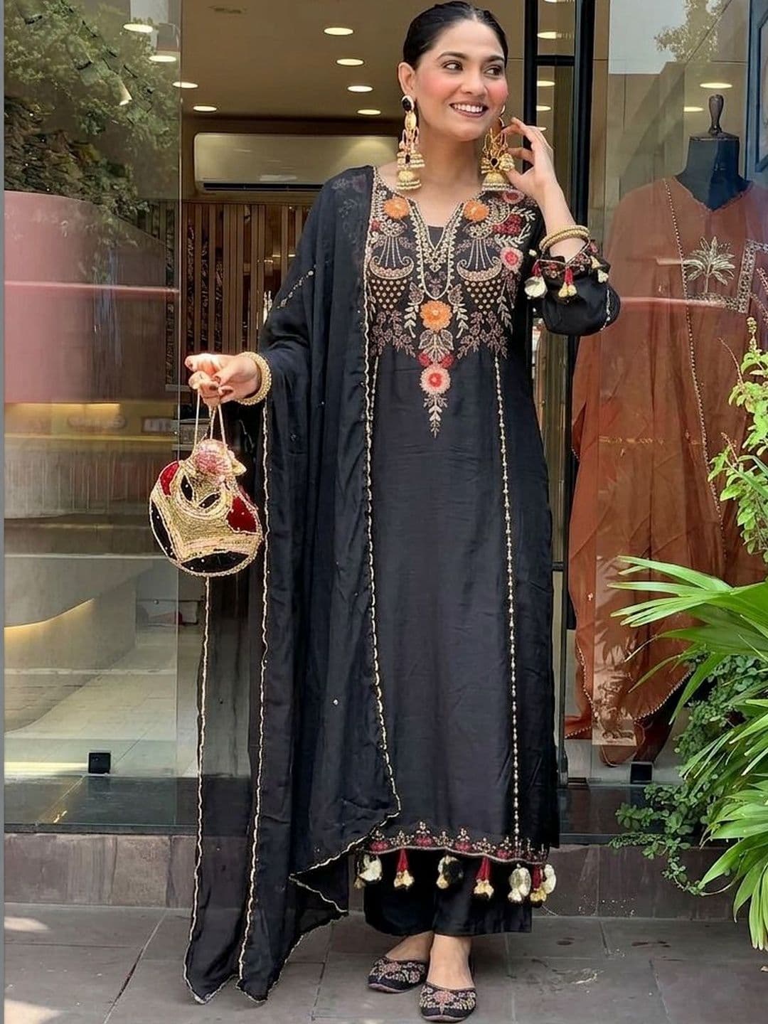 Siya Fashion Women Floral Embroidered Regular Thread Work Kurta with Trousers & With Dupatta thumbnail 3