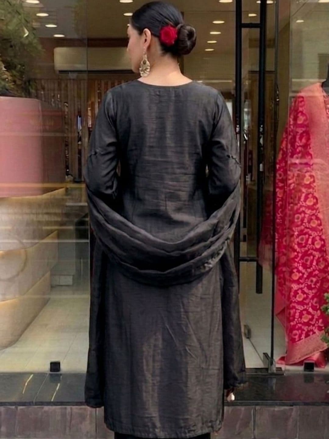 Siya Fashion Women Floral Embroidered Regular Thread Work Kurta with Trousers & With Dupatta thumbnail 6
