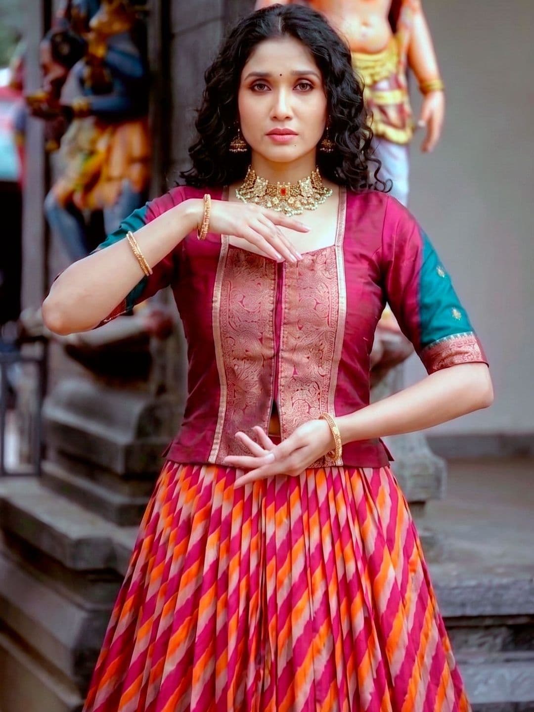 LOOKNBOOK ART Tasar Silk Leheriya Print Lehenga Choli with Rich Zari Weaving Work thumbnail 4