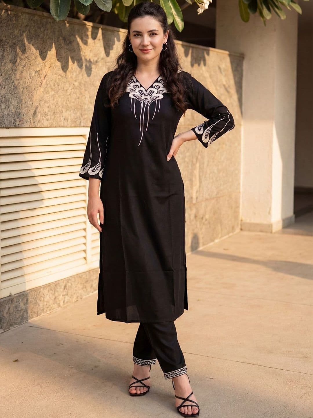 Indo Era Women Ethnic Motifs Embroidered Regular Thread Work Kurta with Trousers thumbnail 5