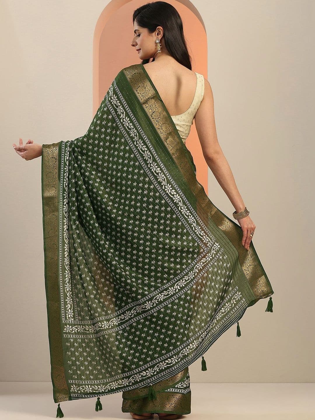 Libas Green Printed Saree With Unstitched Blouse Piece thumbnail 6