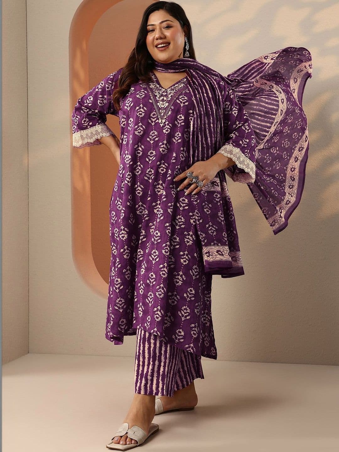 EXTRA LOVE BY LIBAS Plus Size Women Ethnic Motifs Printed Kurta with Trousers & Dupatta - view 1