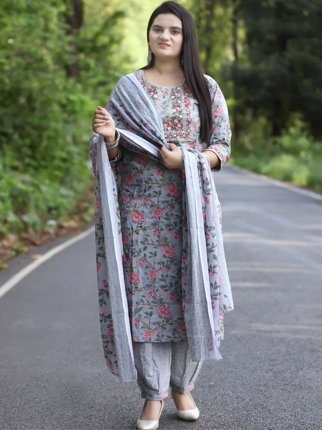 KULDEVYANI Women Floral Printed Regular Thread Work Kurta with Trousers & With Dupatta thumbnail 2