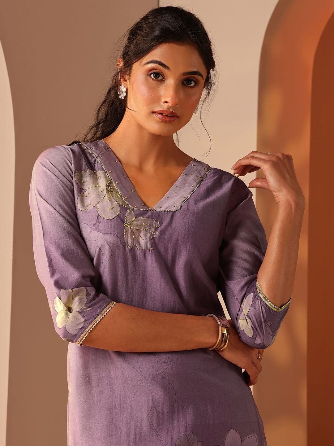 Libas Women Floral Printed Regular Thread Work Kurta with Trousers & With Dupatta thumbnail 7