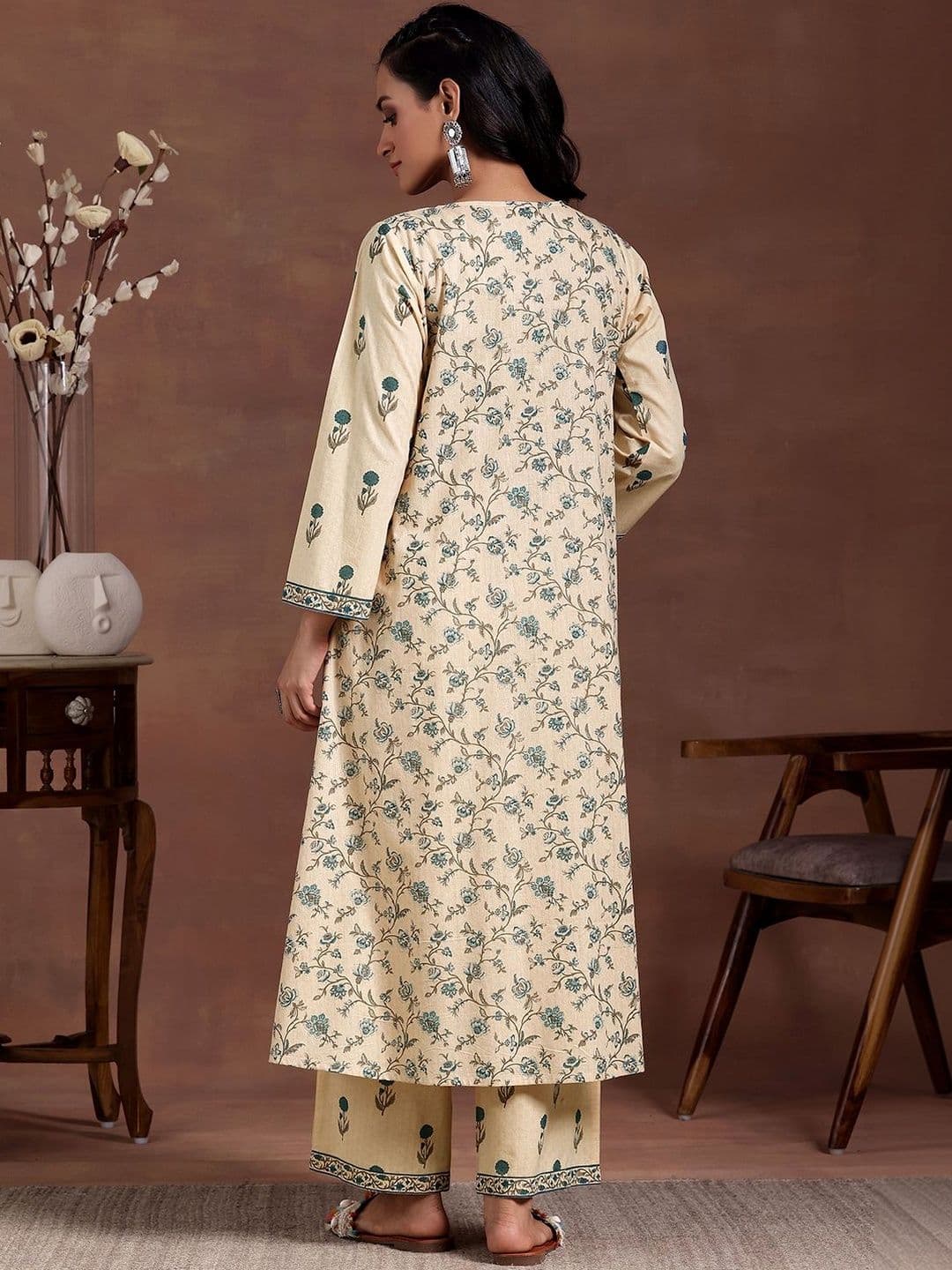 Libas Women Floral Printed Panelled Thread Work Kurta with Trousers thumbnail 7