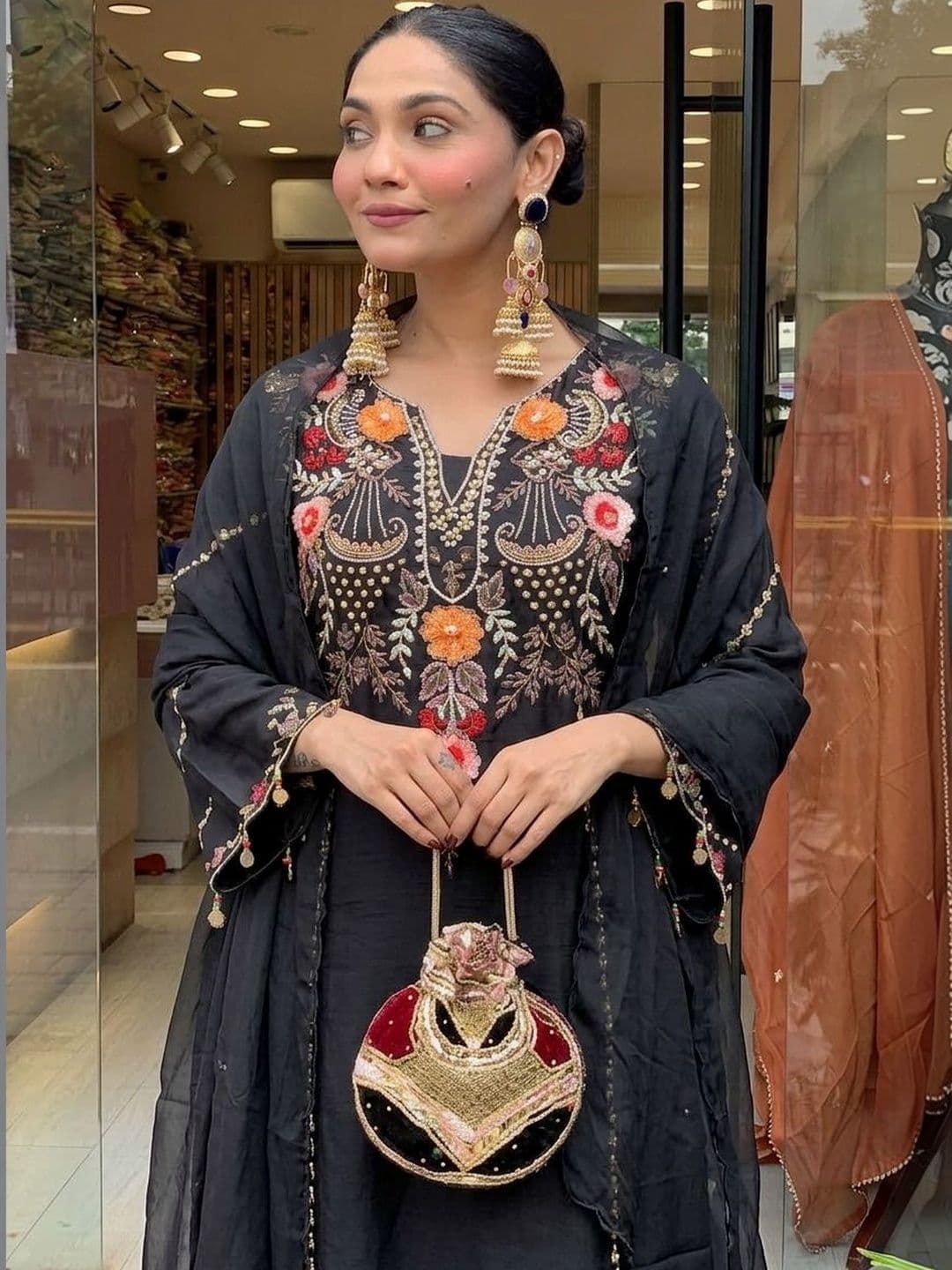Siya Fashion Women Floral Embroidered Regular Thread Work Kurta with Trousers & With Dupatta thumbnail 2
