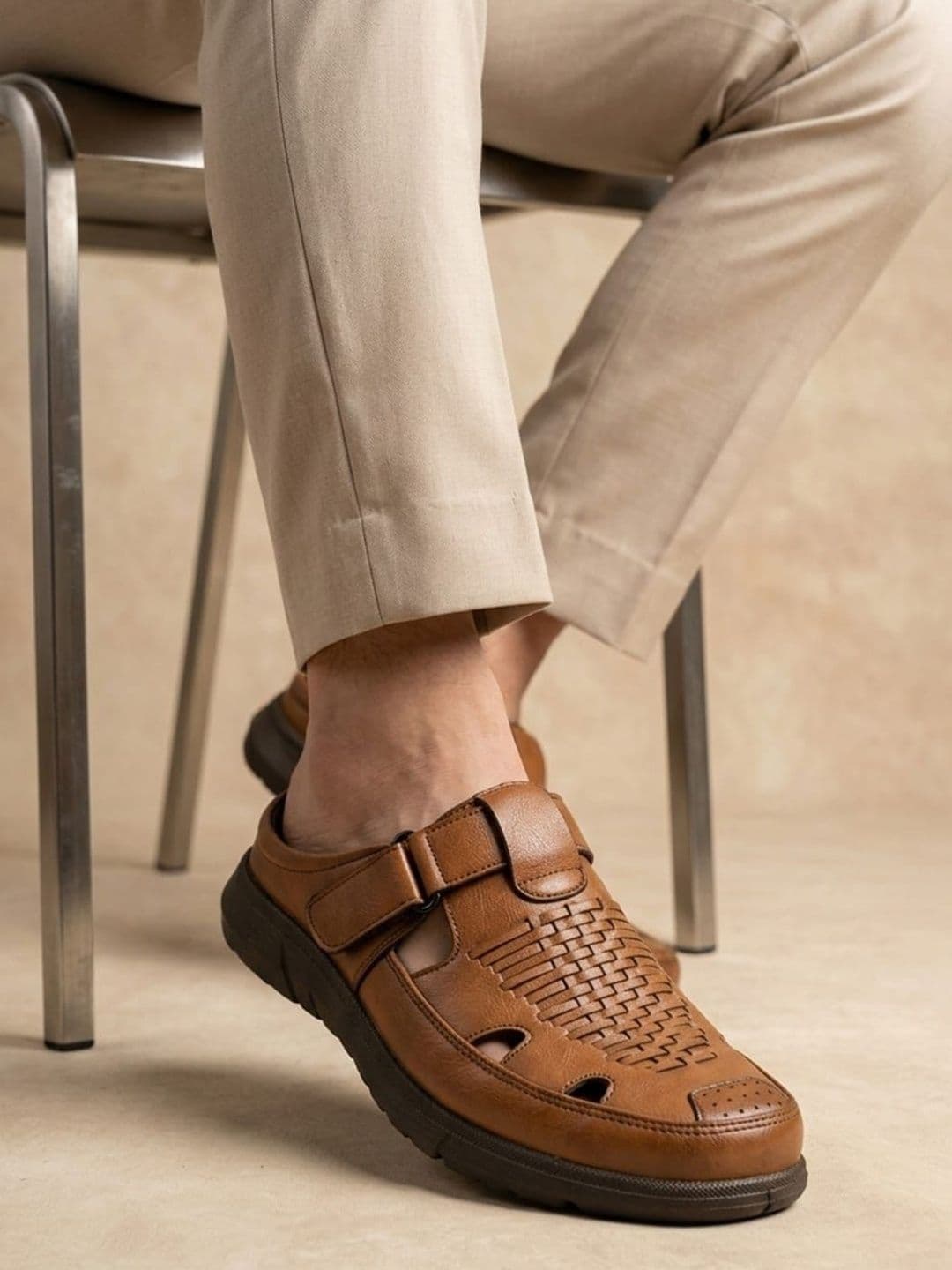 The Roadster Lifestyle Co Men Slip-On Fisherman Sandals thumbnail 7