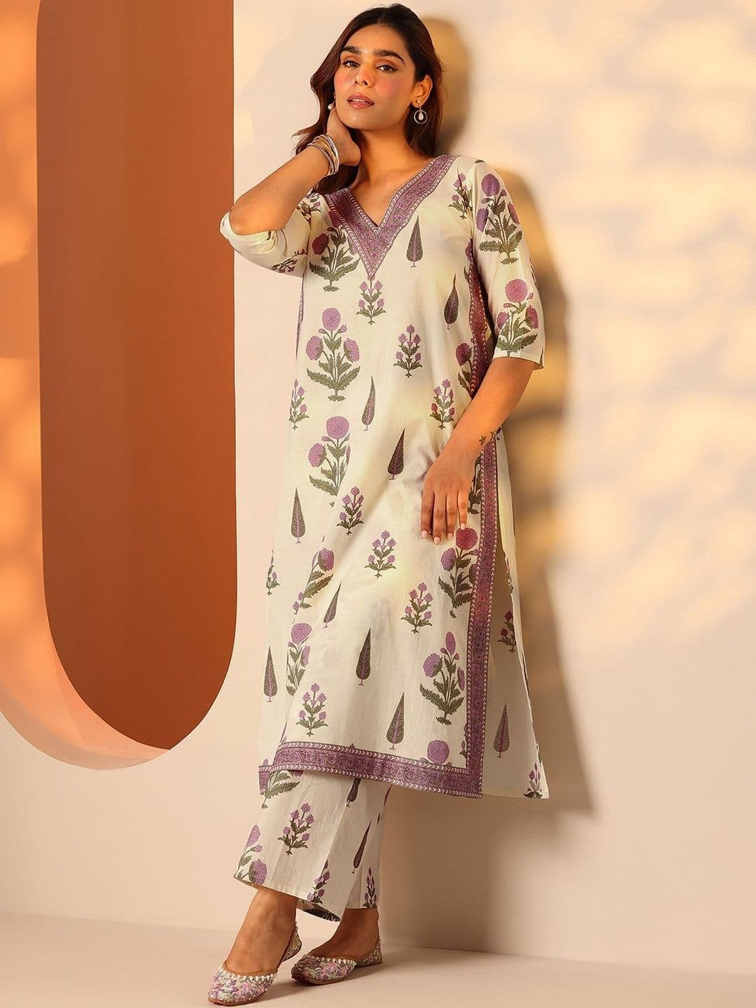 Libas Women Ethnic Motifs Printed Regular Kurta with Trousers thumbnail 6