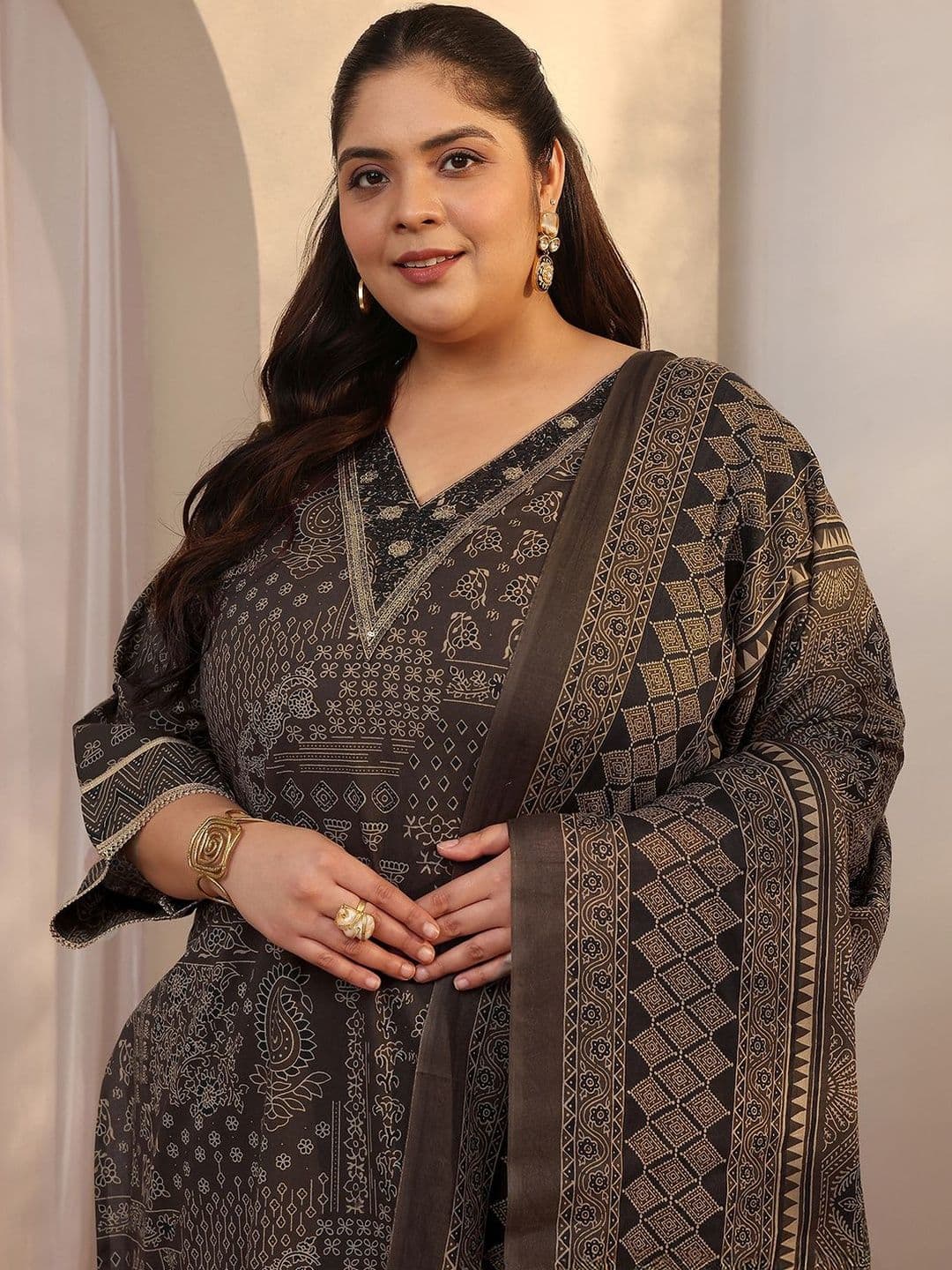 EXTRA LOVE BY LIBAS Plus Size Women Ethnic Motifs Printed Kurta with Trousers & Dupatta thumbnail 4
