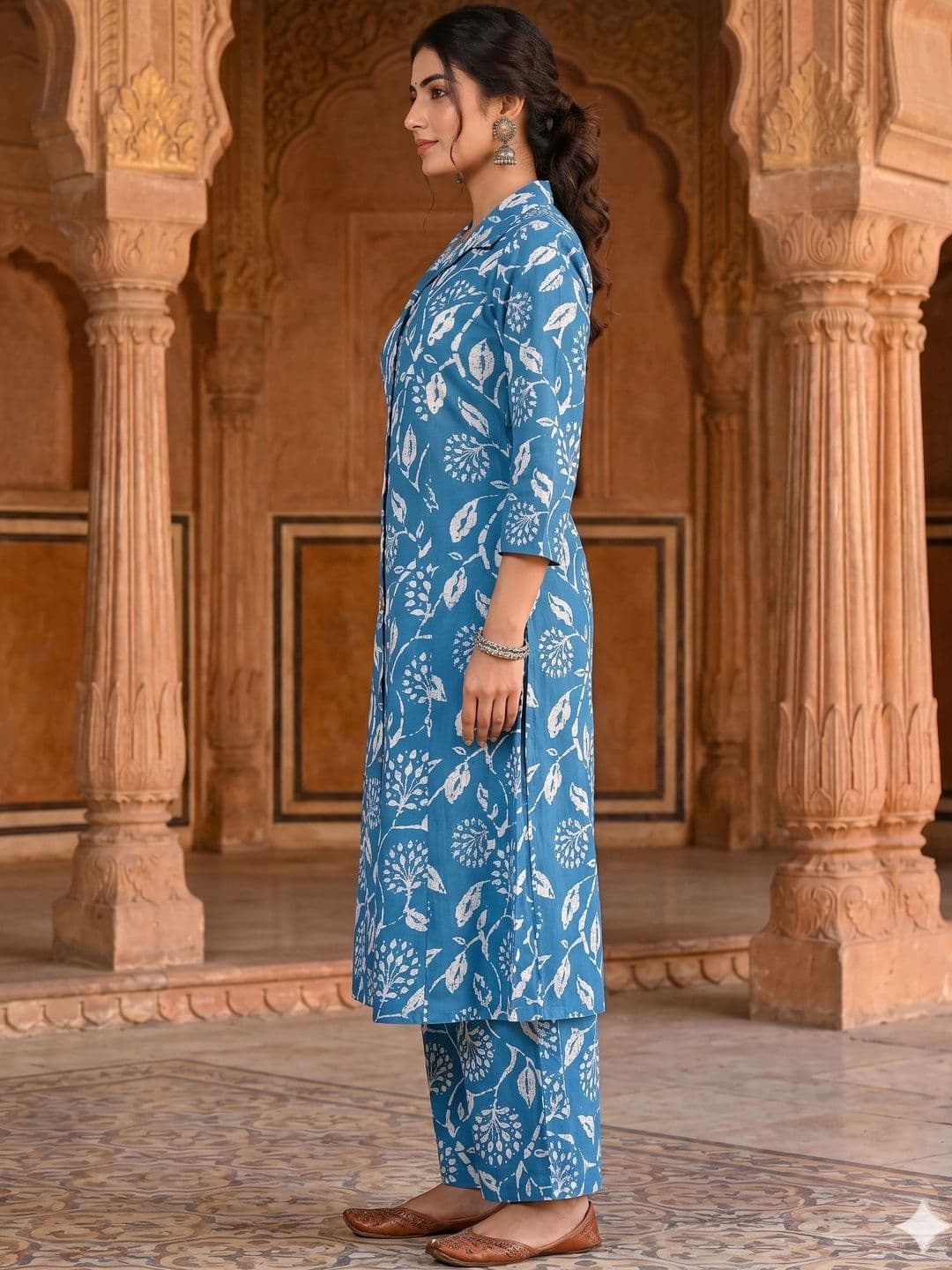 Bunkari Women Floral Printed Regular Pure Cotton Kurta with Palazzos thumbnail 4