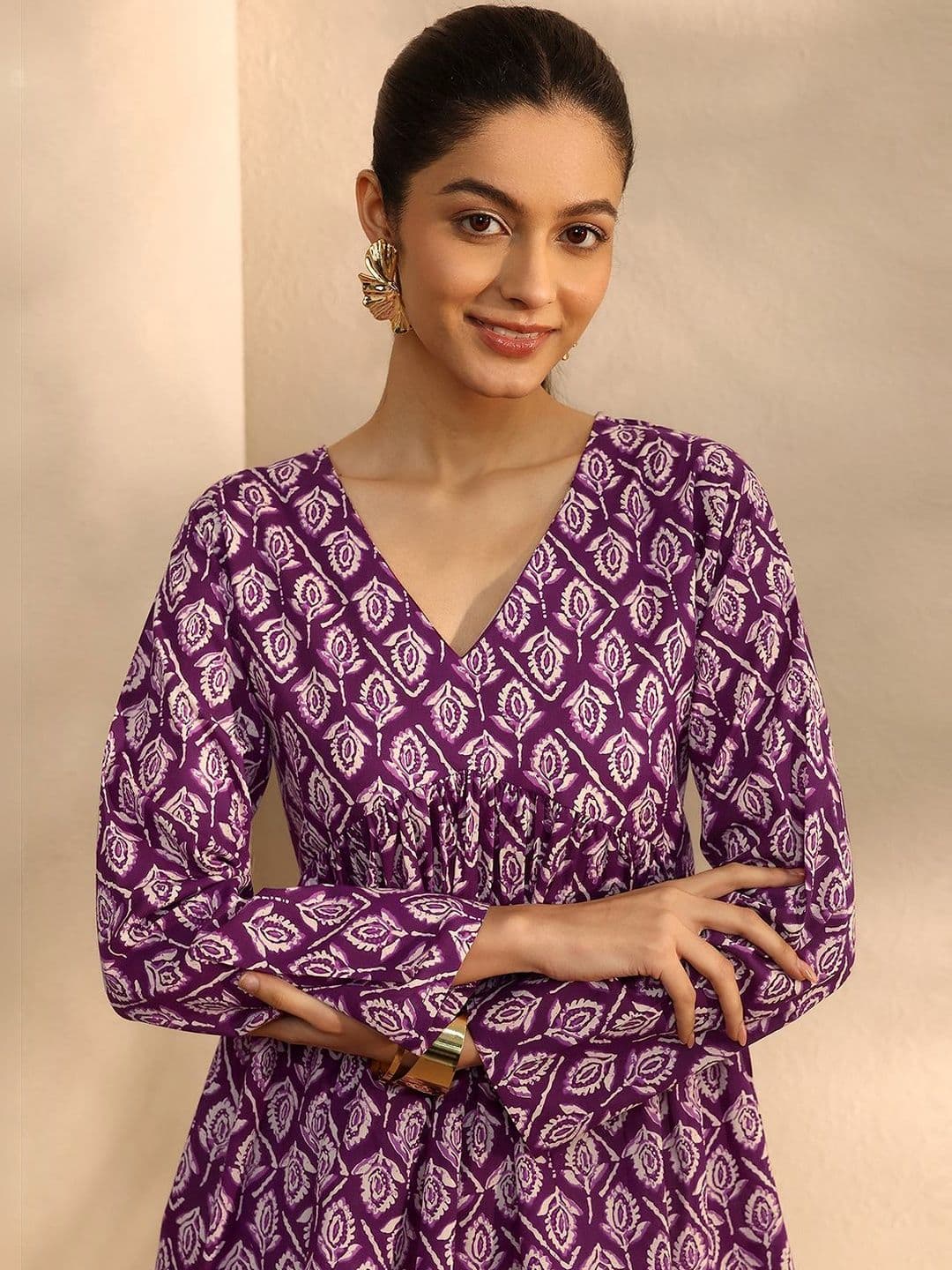 Libas Ethnic Motifs Printed V-Neck Empire Kurti thumbnail 2