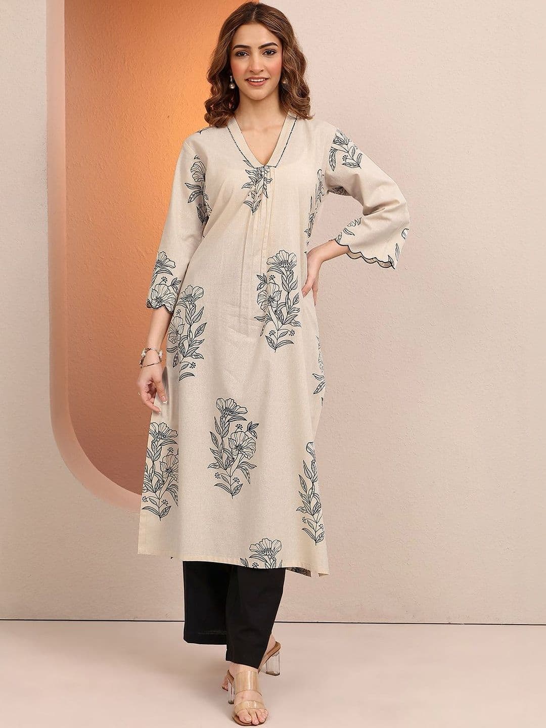 Libas Women Floral Printed Flared Sleeves Floral Kurta - view 1