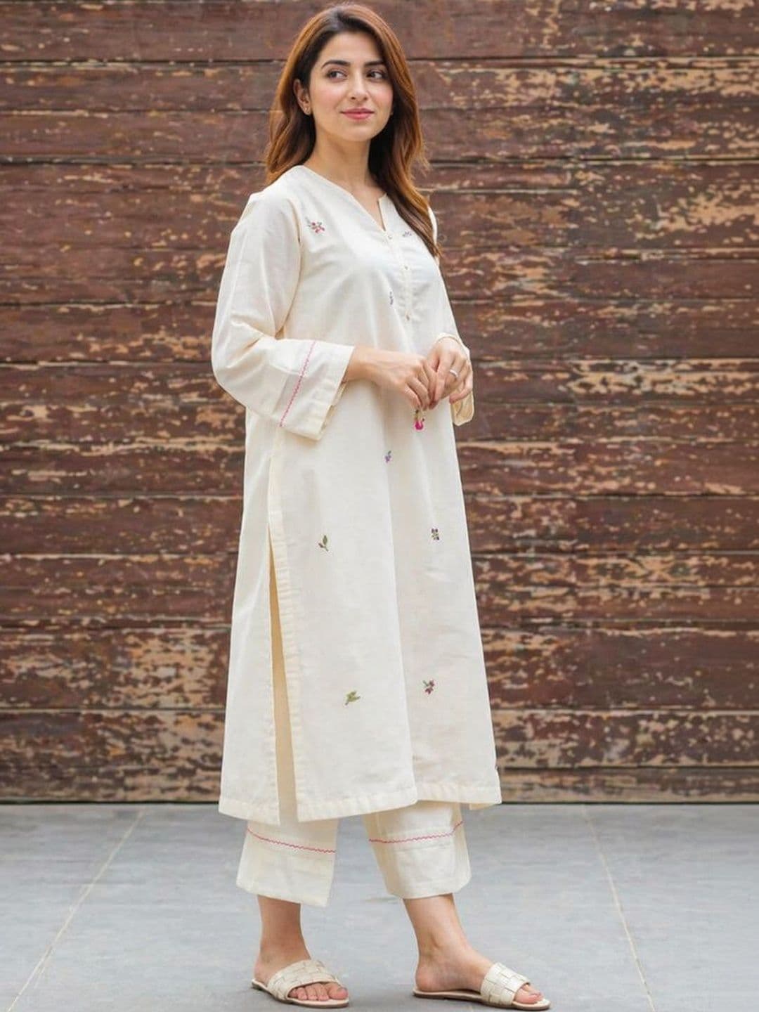 Kapda kissa Women Ethnic Motifs Embroidered Regular Thread Work Pure Cotton Kurta with Trousers thumbnail 6