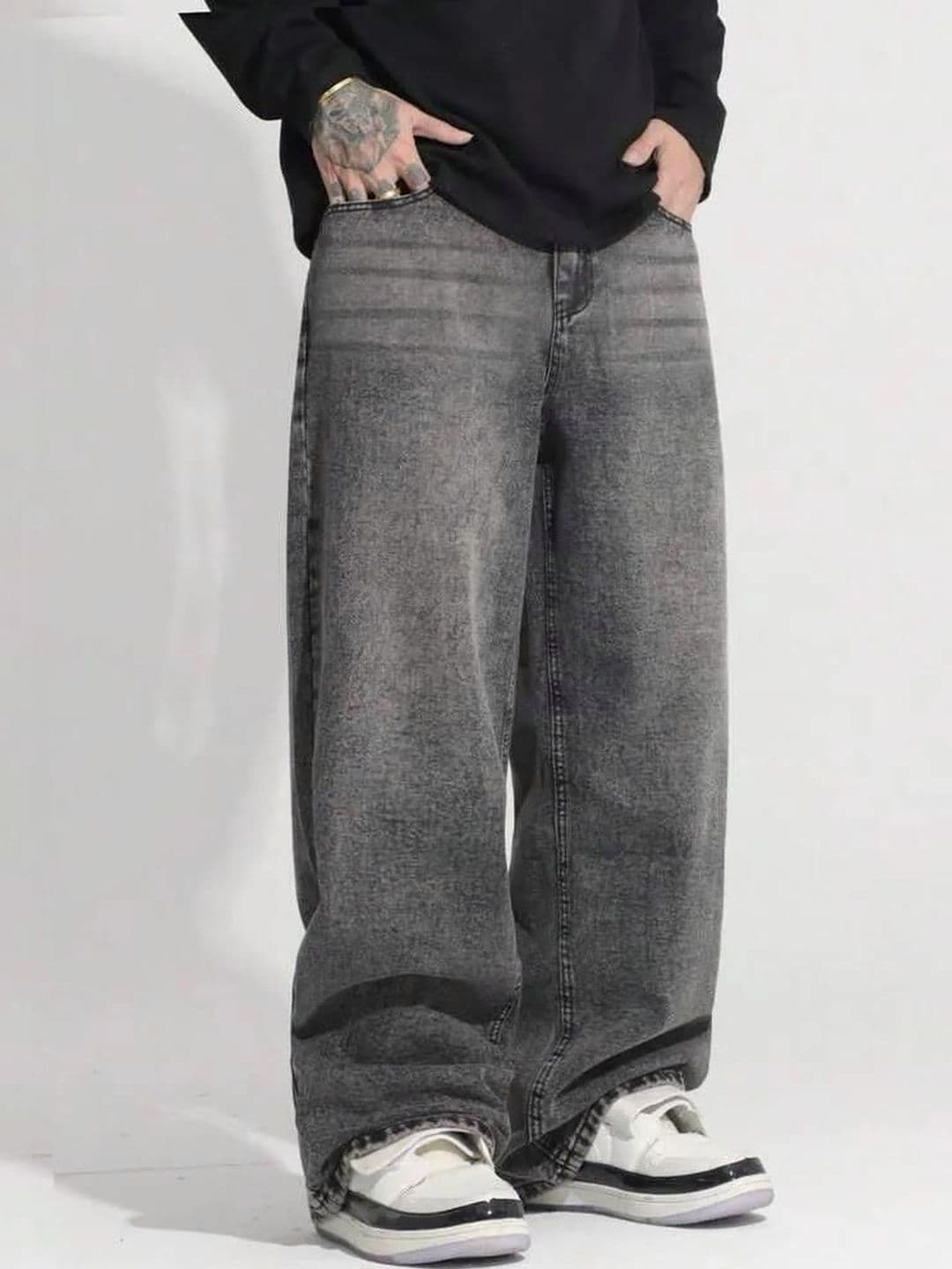 Kotty Men Relaxed Fit Low-Rise Light Fade Jeans thumbnail 2