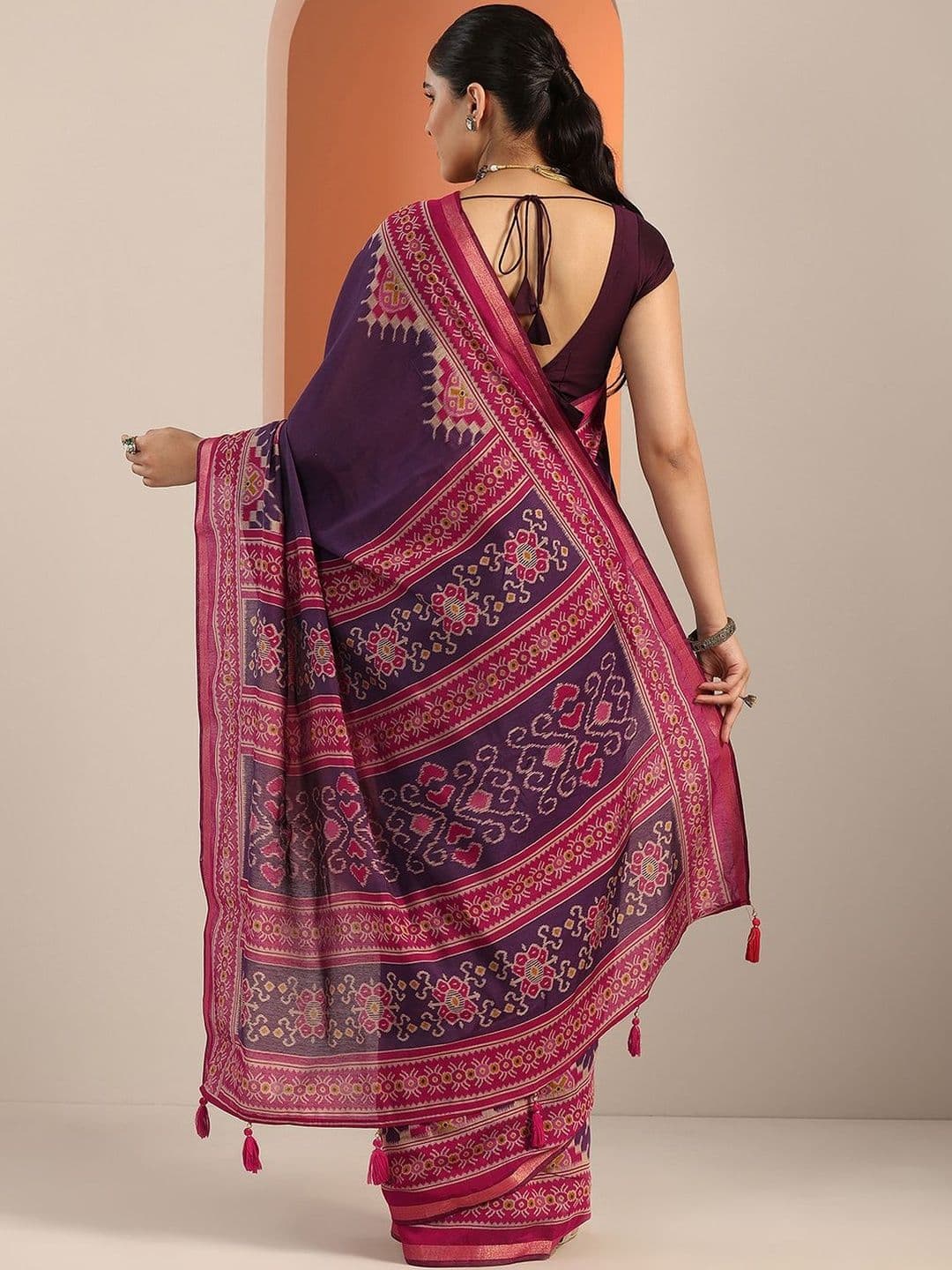 Libas Purple Solid Cotton Blend Saree With Unstitched Blouse Piece thumbnail 3