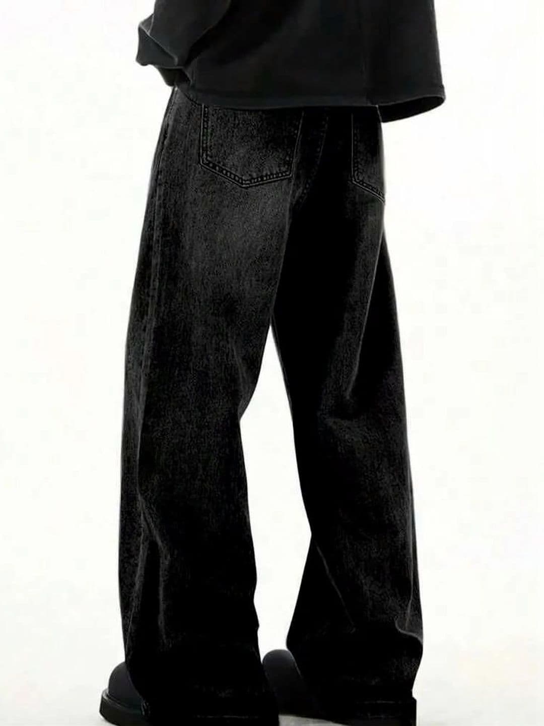 Kotty Men Relaxed Fit Low-Rise Light Fade Jeans thumbnail 4