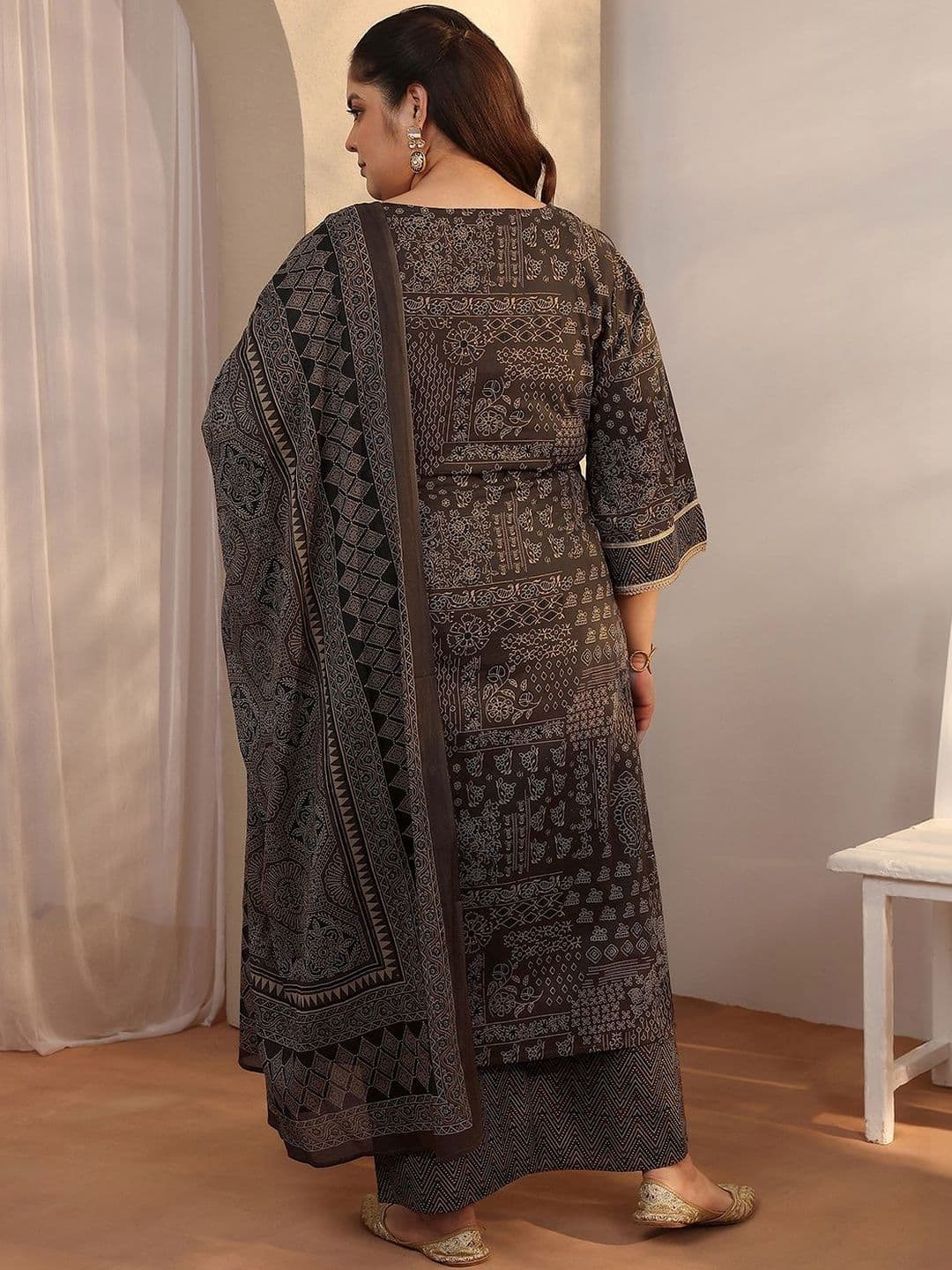 EXTRA LOVE BY LIBAS Plus Size Women Ethnic Motifs Printed Kurta with Trousers & Dupatta thumbnail 7