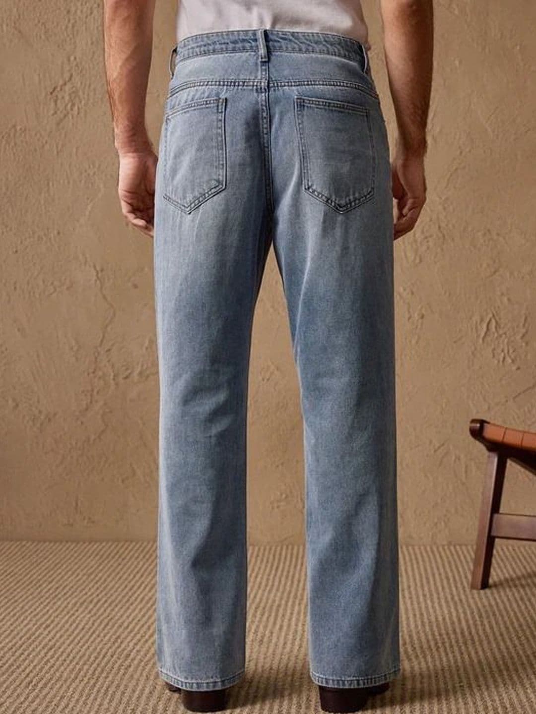 Kotty Men Relaxed Fit Low-Rise Light Fade Denim Jeans thumbnail 4