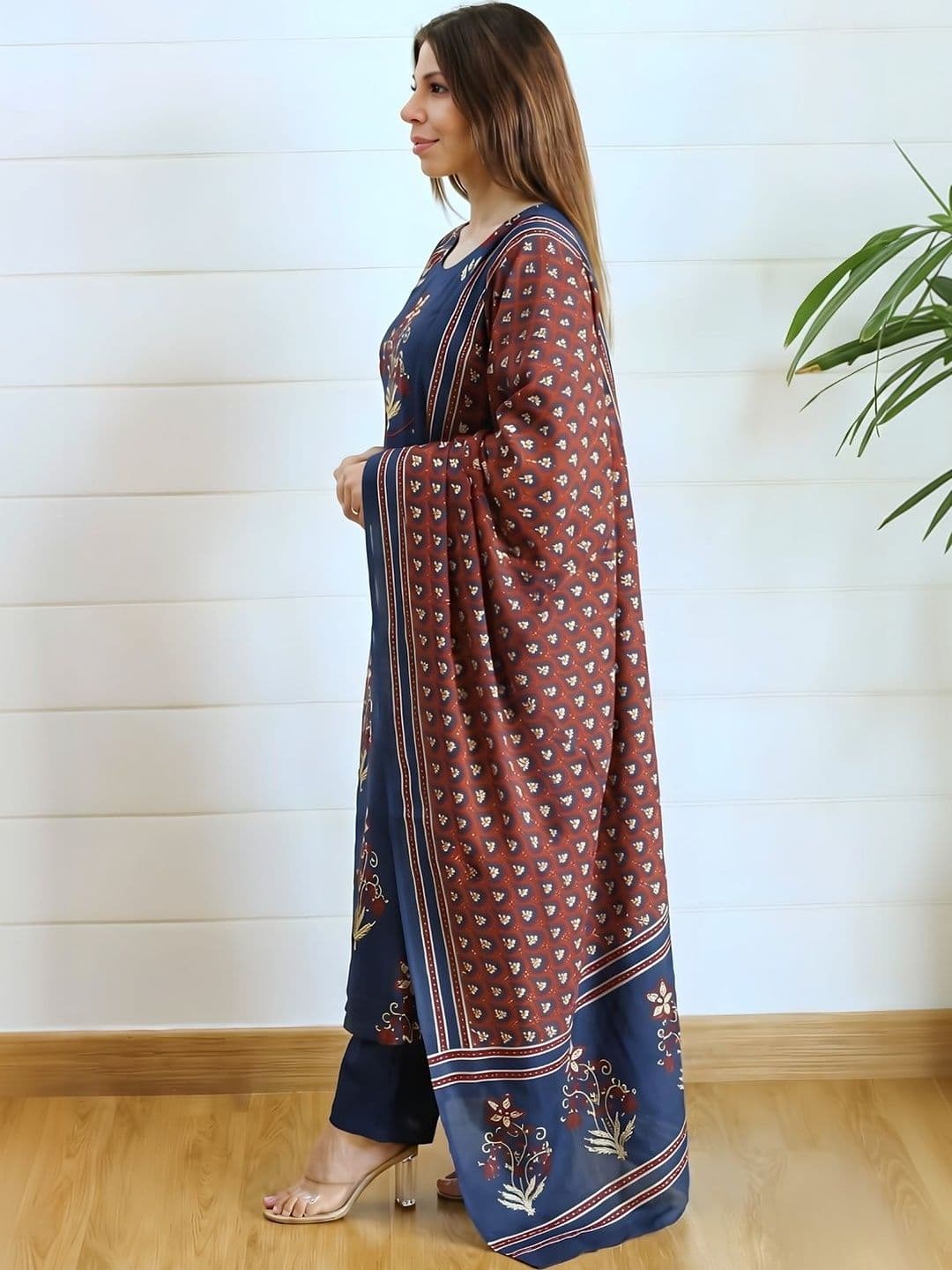 MYRIE Women Ethnic Motifs Printed Regular Thread Work Kurta with Trousers & With Dupatta thumbnail 3