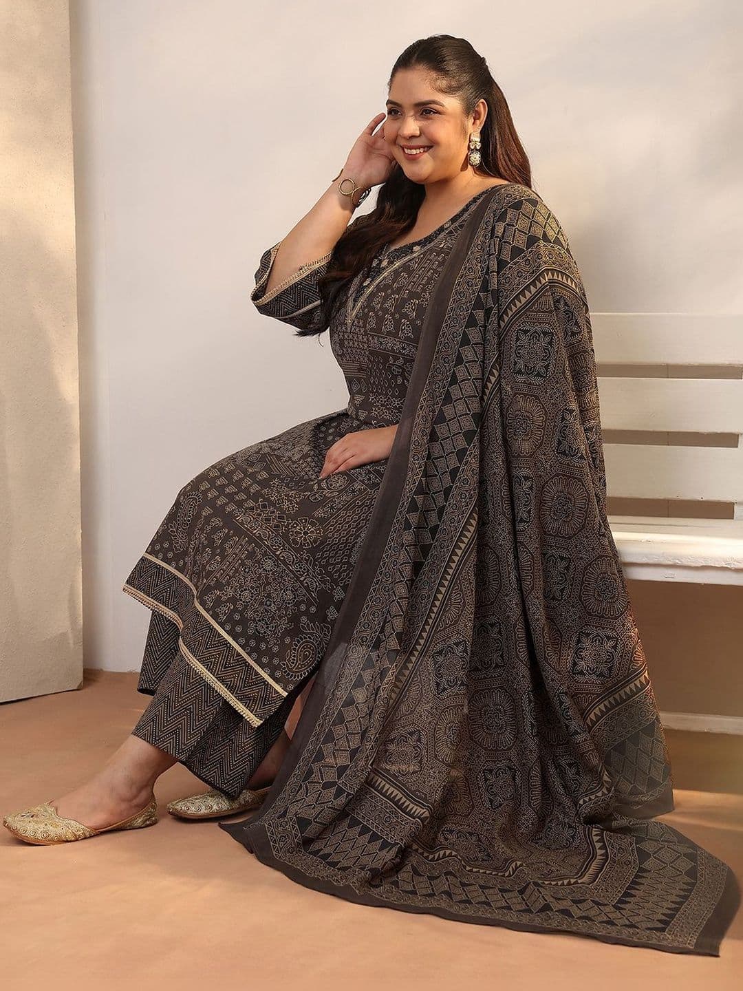 EXTRA LOVE BY LIBAS Plus Size Women Ethnic Motifs Printed Kurta with Trousers & Dupatta thumbnail 2