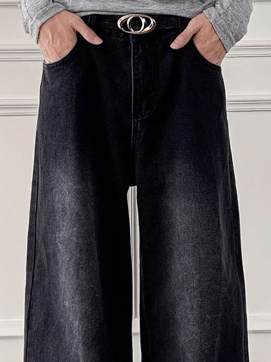 Kotty Men Relaxed Fit Low-Rise Light Fade Jeans thumbnail 2