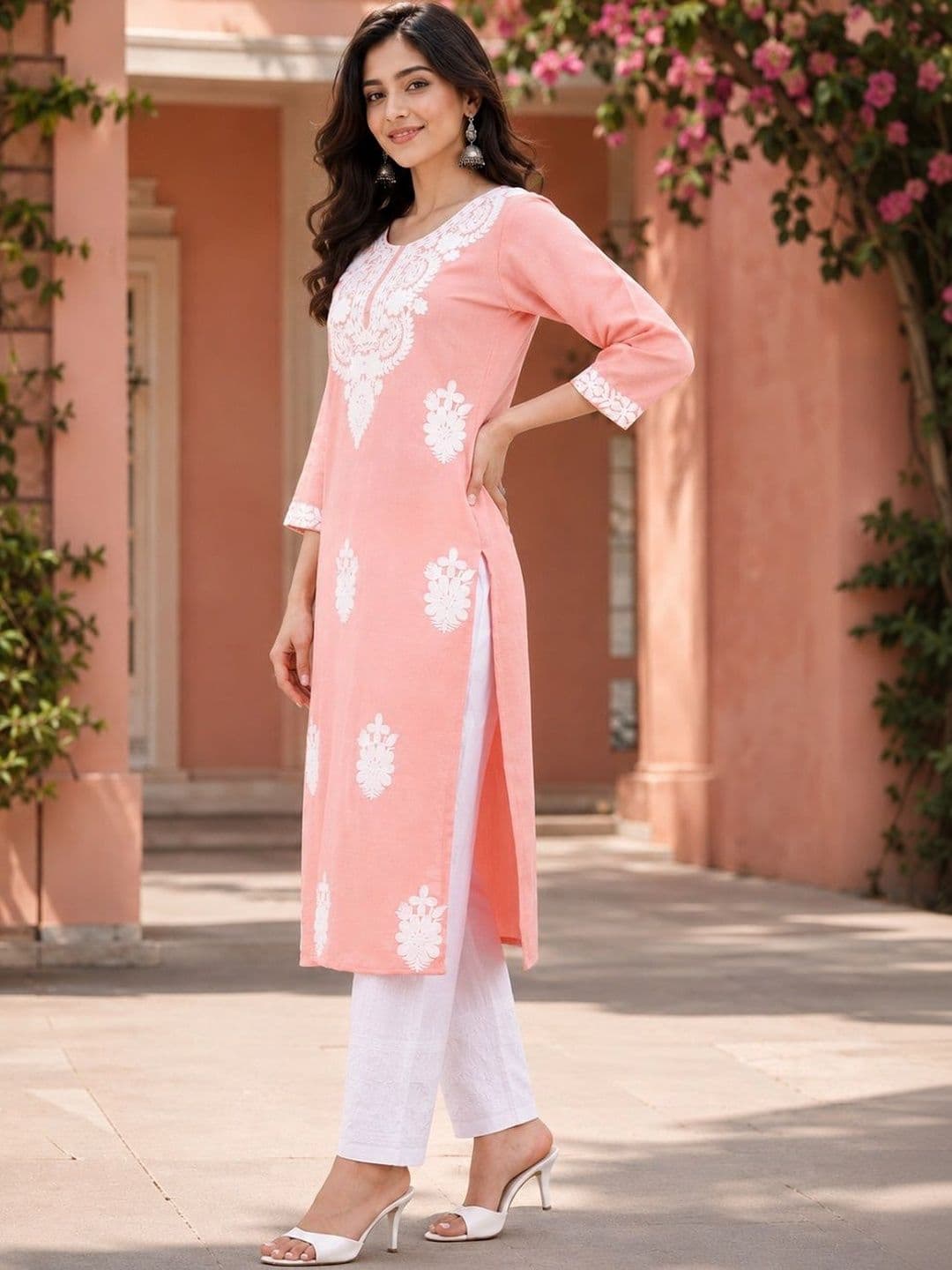 LUSIVA Women Floral Embroidered Chikankari Kurta thumbnail 3