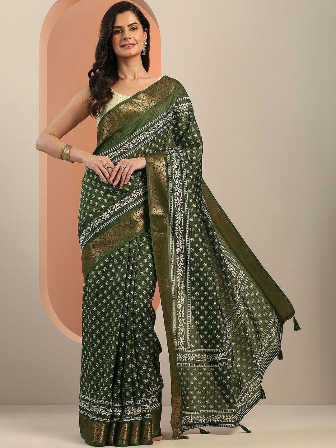 Libas Green Printed Saree With Unstitched Blouse Piece thumbnail 3