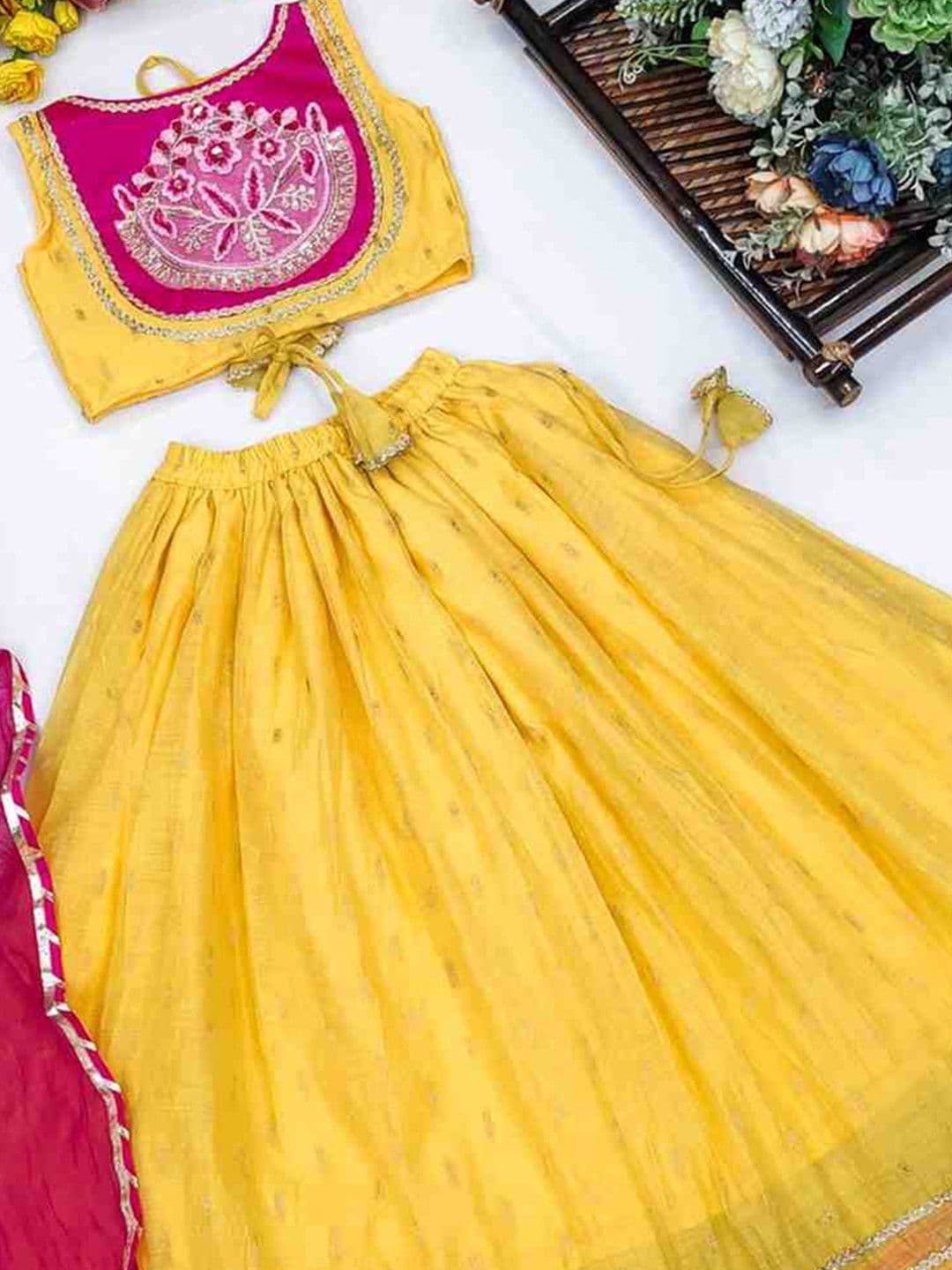 RJ ONLINE Girls Thread Work Tie and Dye Ready to Wear Lehenga & Blouse With Dupatta thumbnail 6
