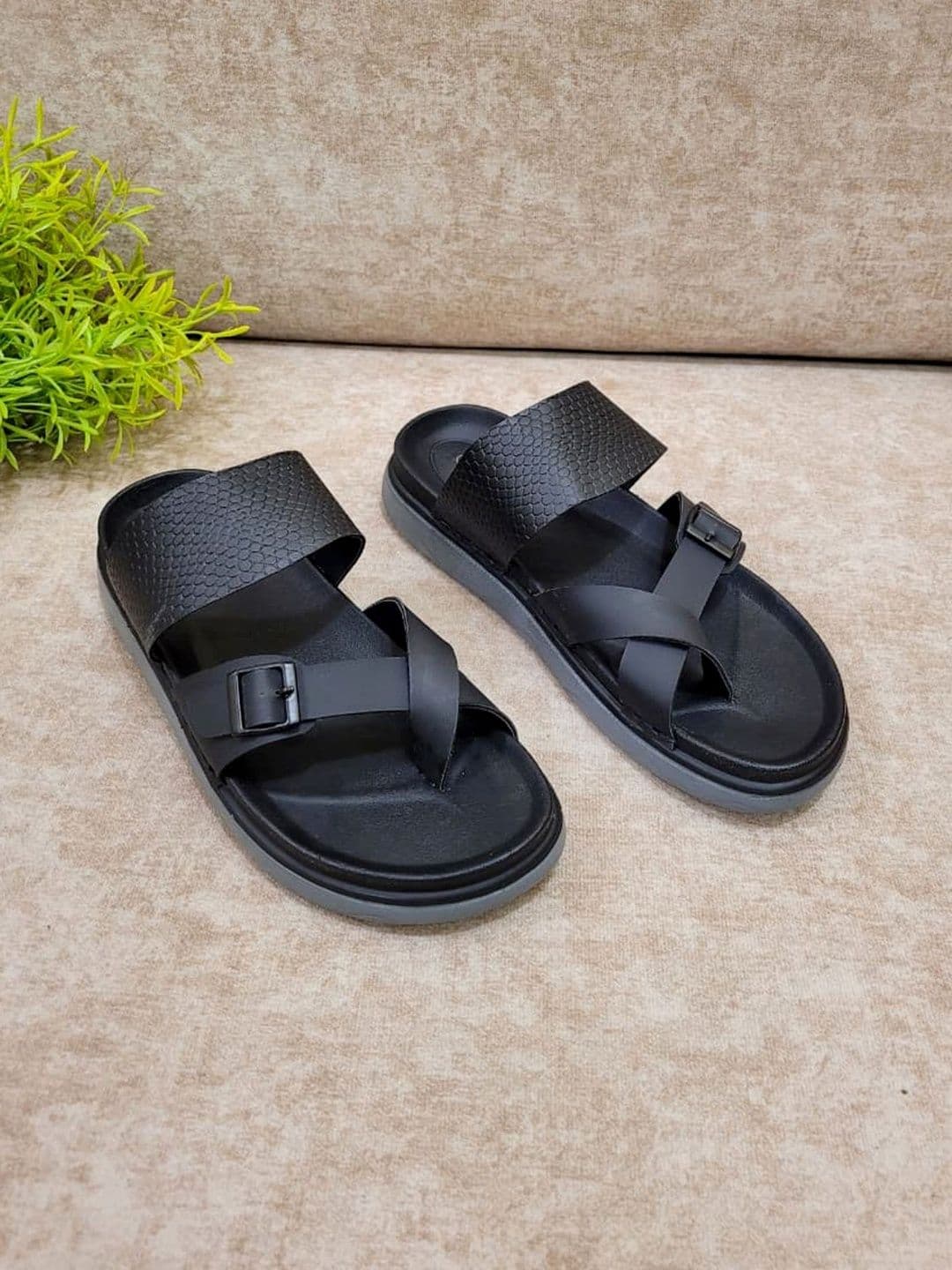 Layasa Men Slip-On thumbnail 4