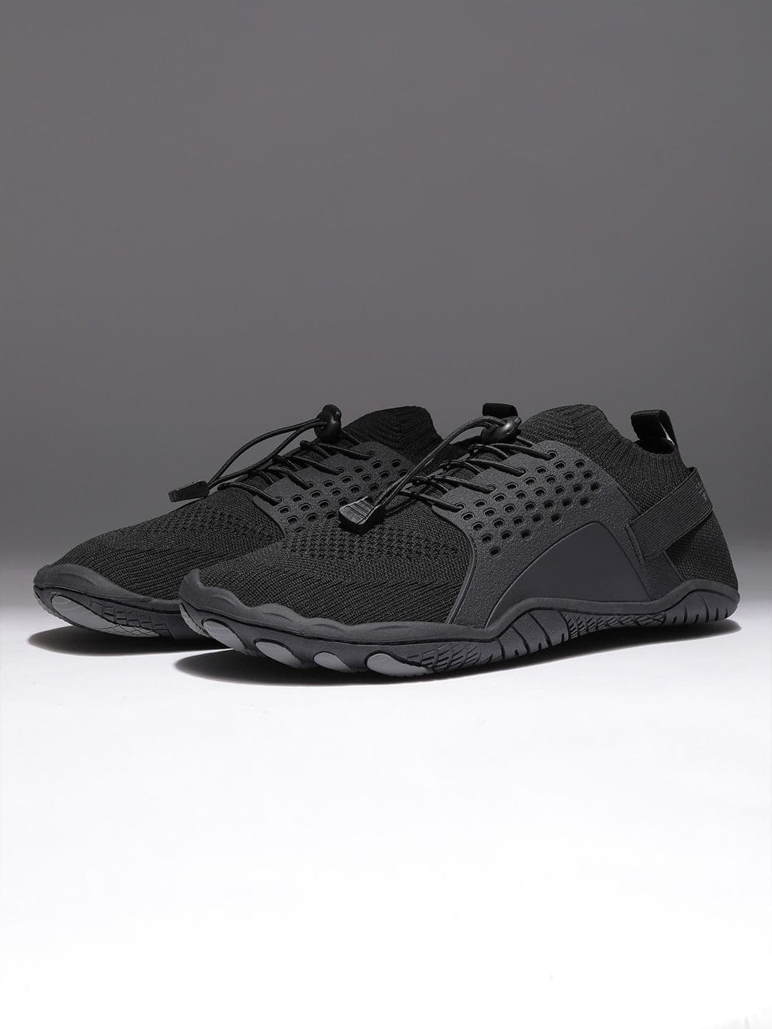 CULT Men FlexKnit Barefoot Training Shoes - Black thumbnail 2