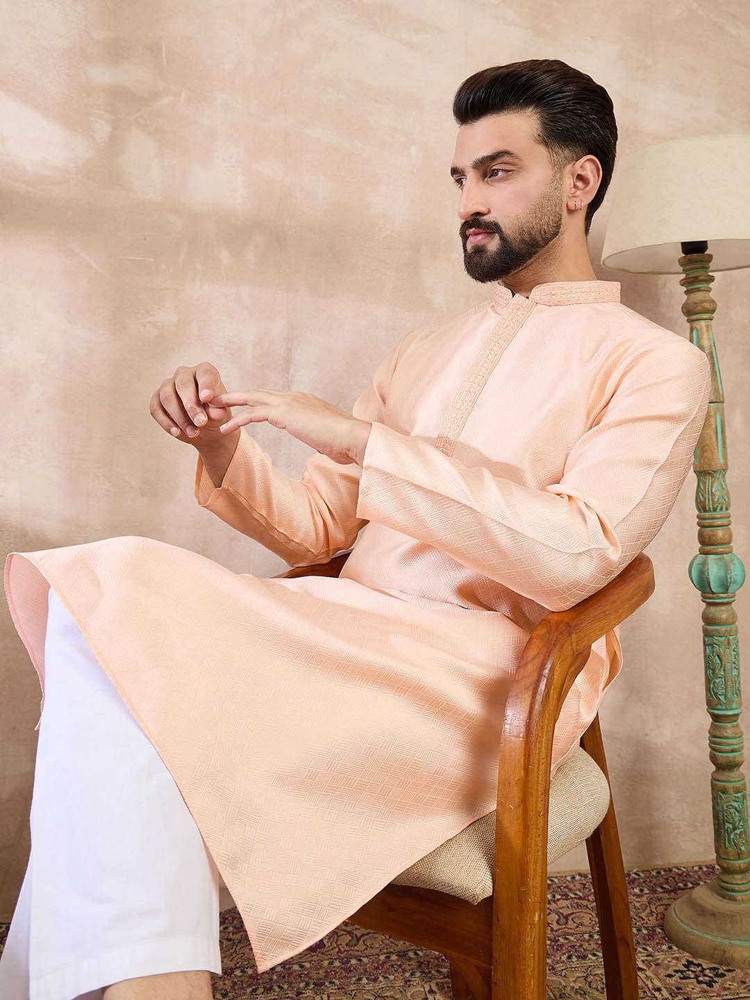 House of Pataudi Embroidered Mandarin Collar Knee Length Straight Kurta thumbnail 3