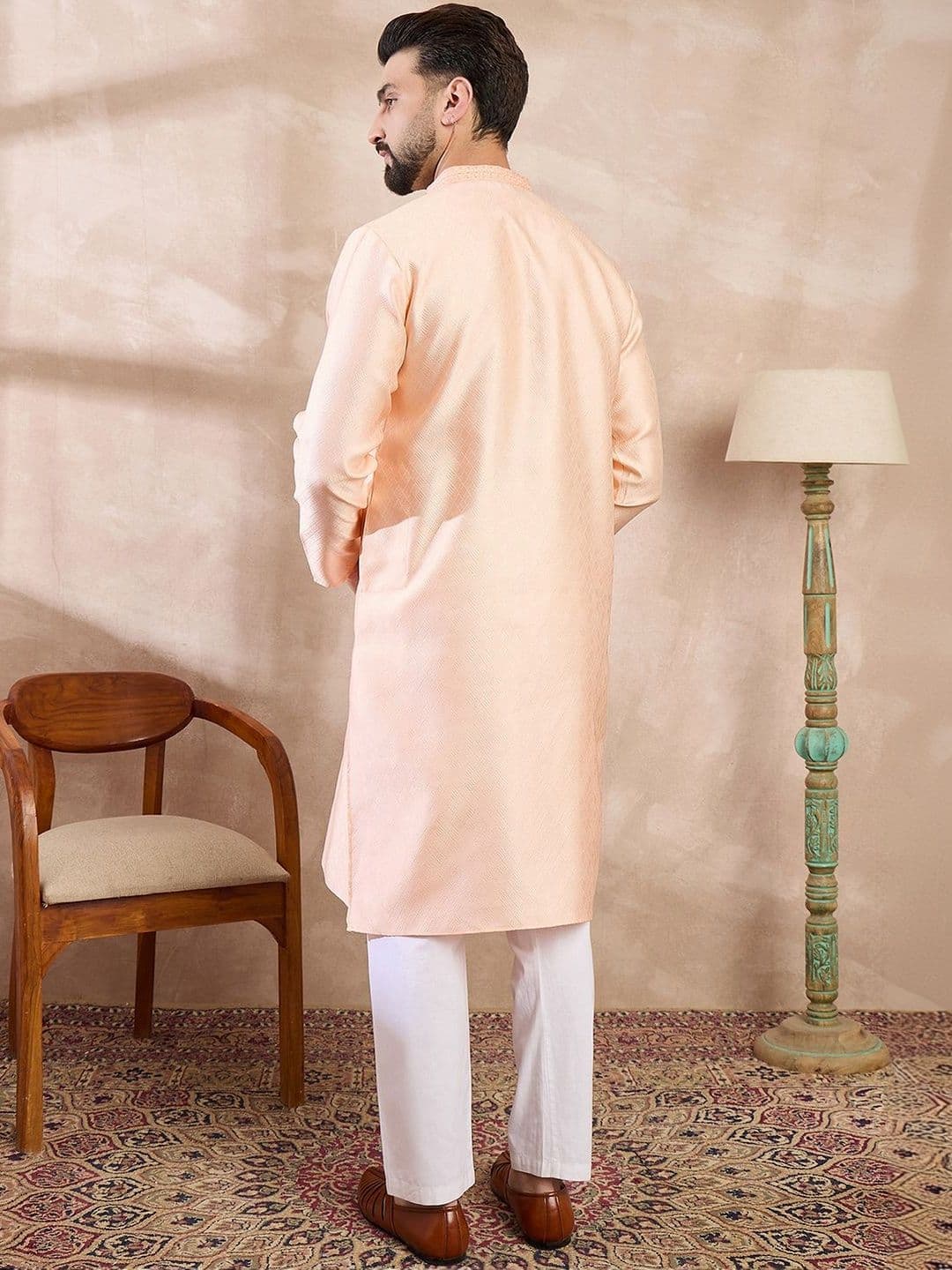 House of Pataudi Embroidered Mandarin Collar Knee Length Straight Kurta thumbnail 6