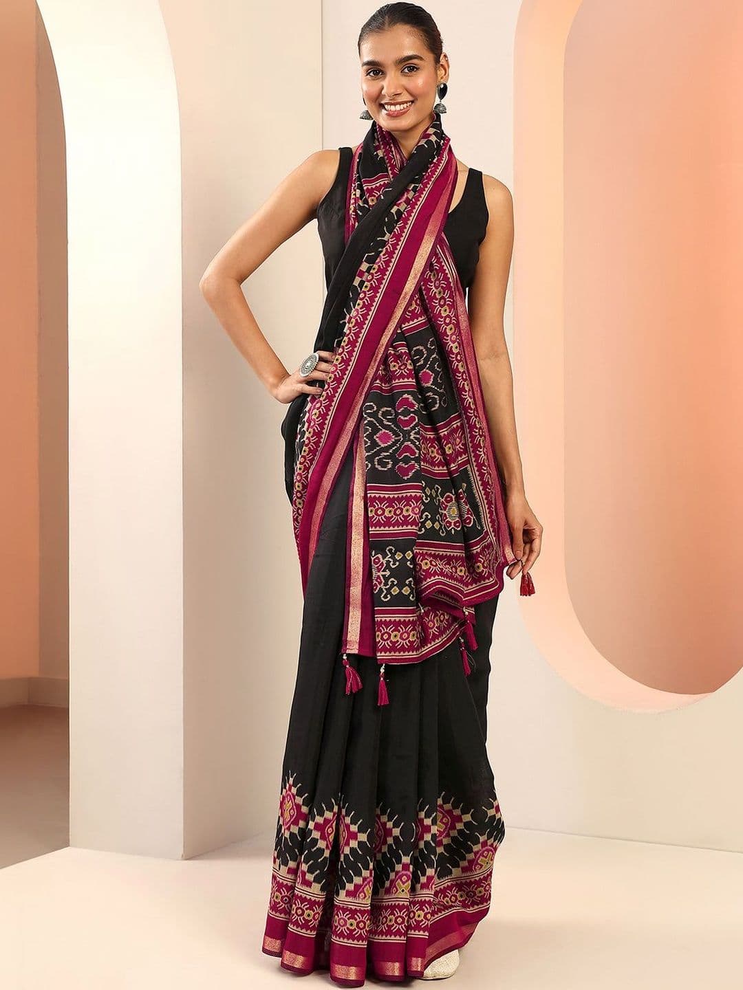 Libas Black Solid Cotton Saree With Unstitched Blouse Piece - view 1
