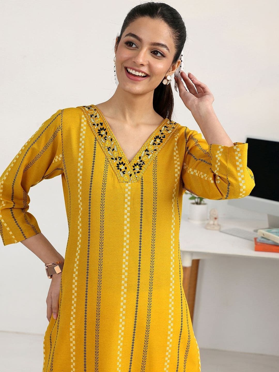 Gerua By Libas Women Printed Thread Work Kurta thumbnail 5