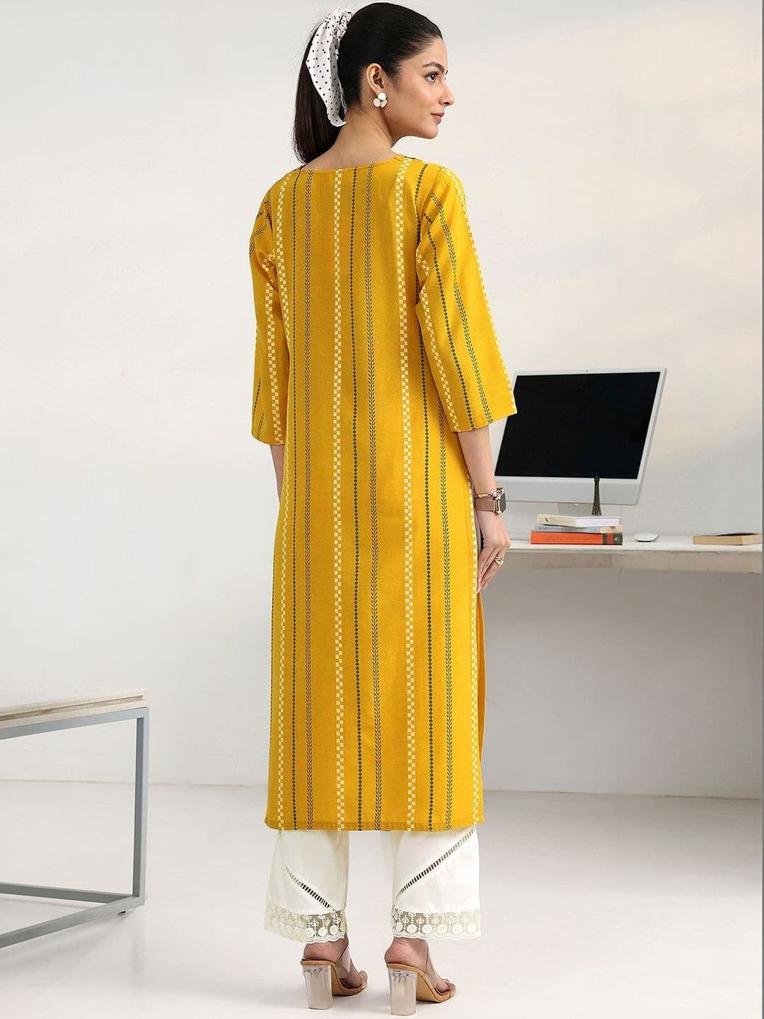 Gerua By Libas Women Printed Thread Work Kurta thumbnail 3