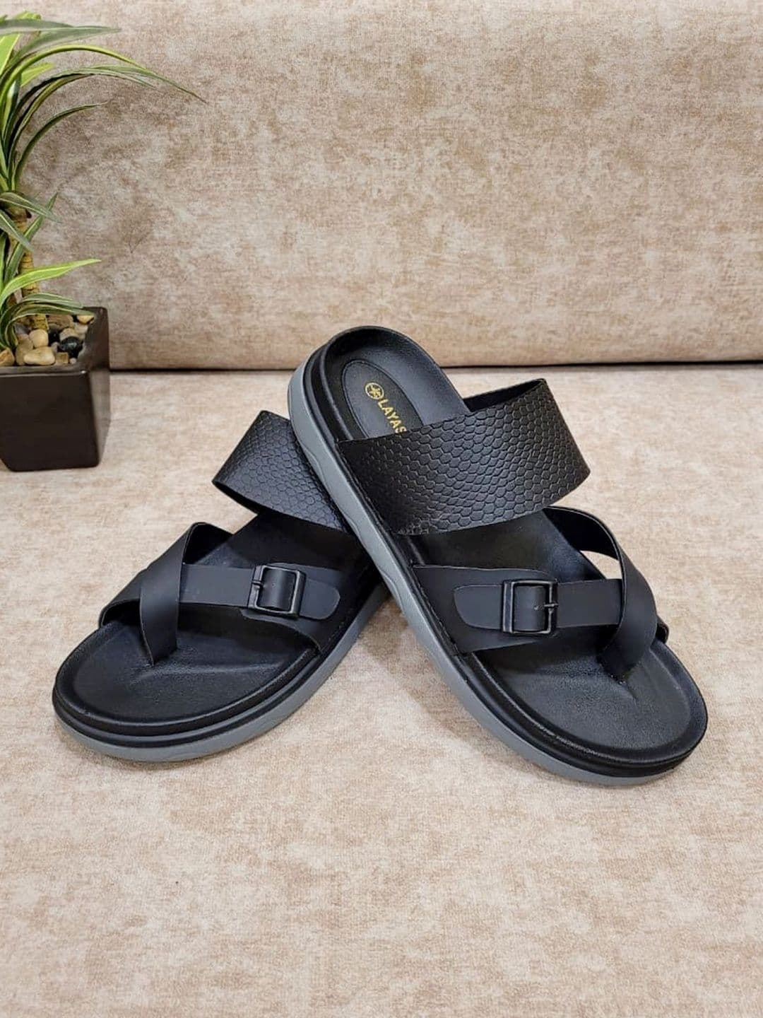 Layasa Men Slip-On thumbnail 3
