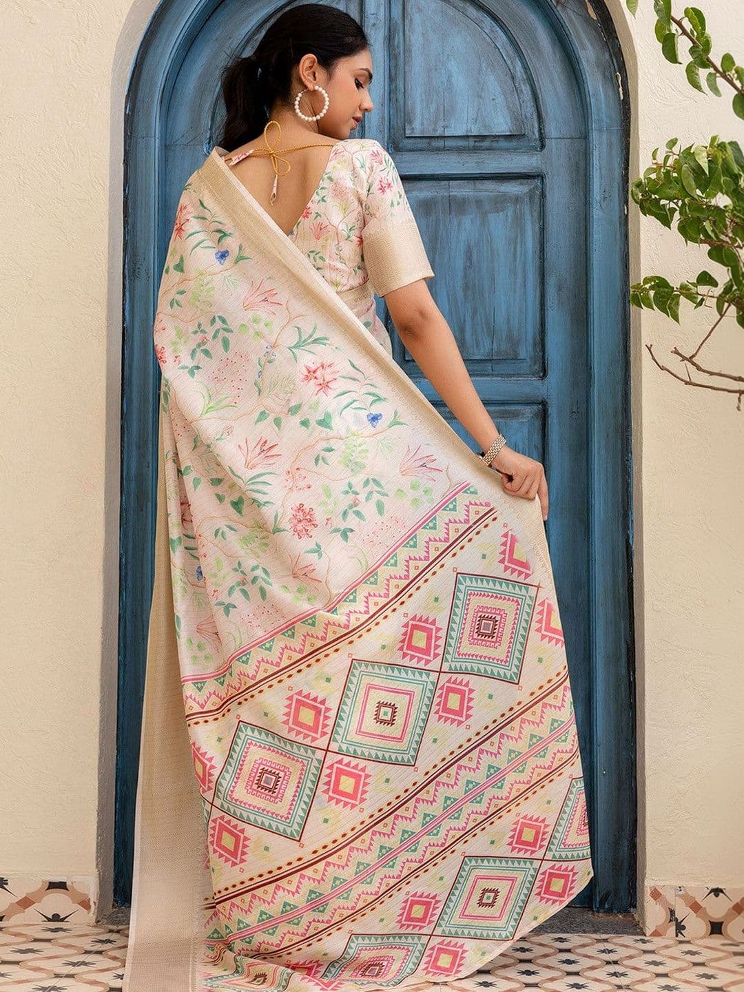 Sangria Printed Ready to Wear Saree With Blouse Piece thumbnail 7