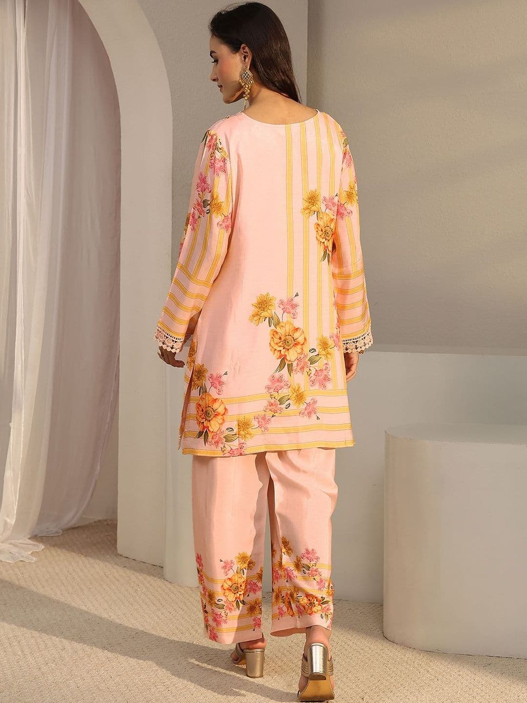 Libas Peach Floral Printed Straight Kurta Set thumbnail 4