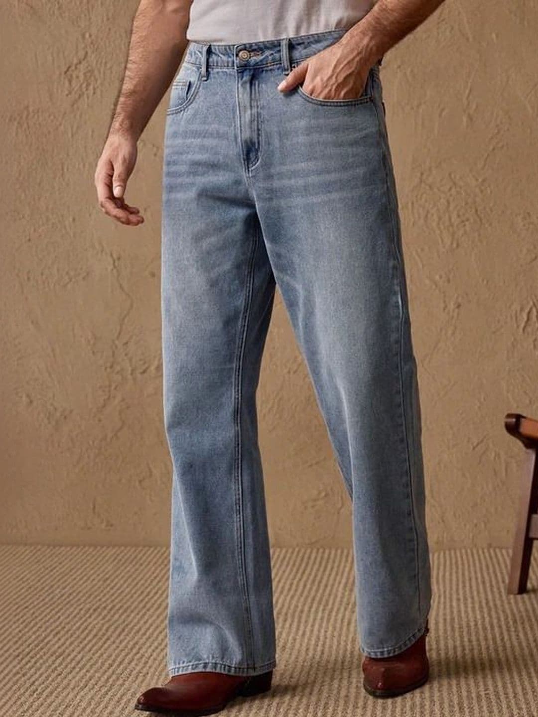 Kotty Men Relaxed Fit Low-Rise Light Fade Denim Jeans thumbnail 6