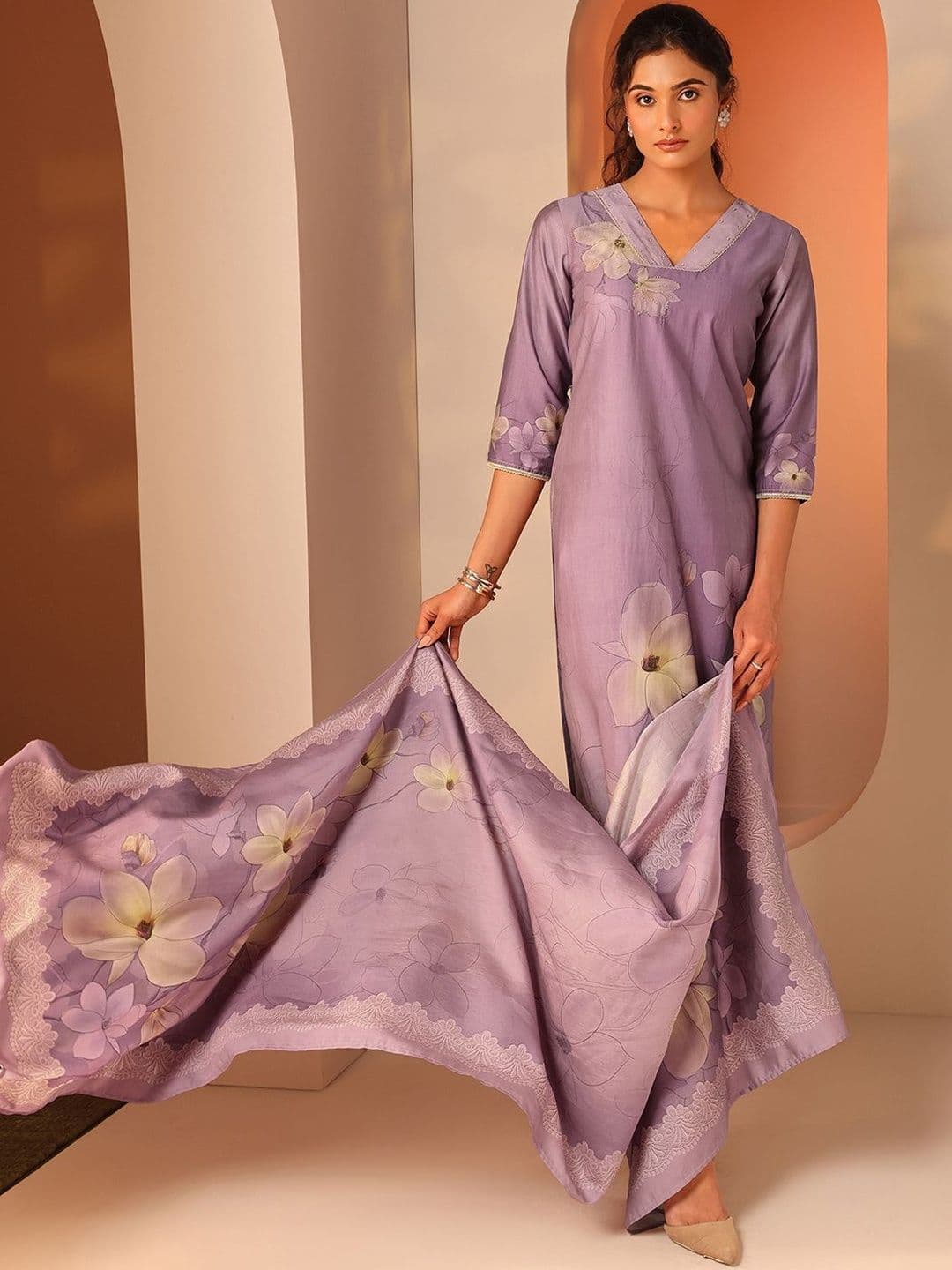 Libas Women Floral Printed Regular Thread Work Kurta with Trousers & With Dupatta thumbnail 4