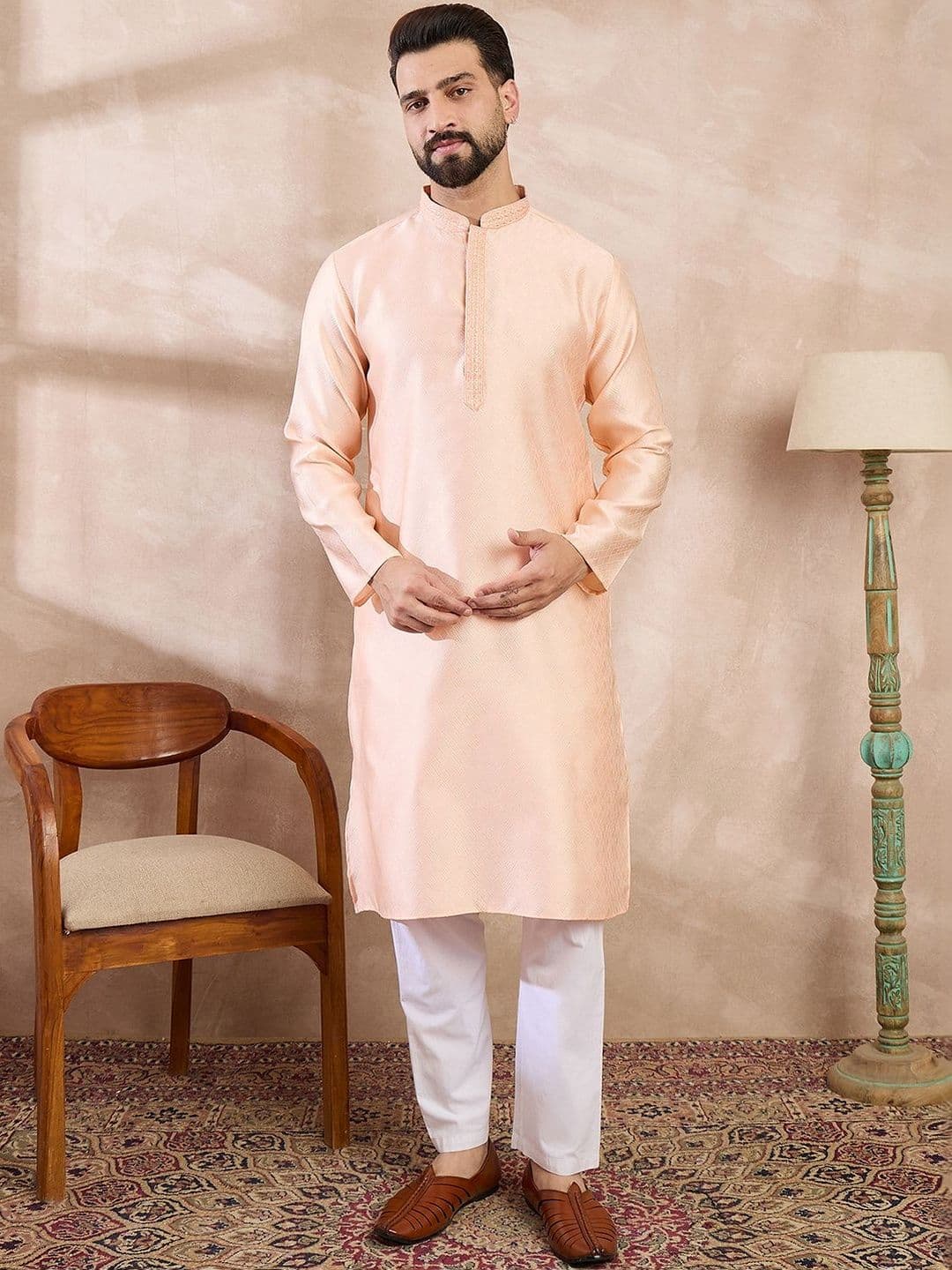 House of Pataudi Embroidered Mandarin Collar Knee Length Straight Kurta thumbnail 7