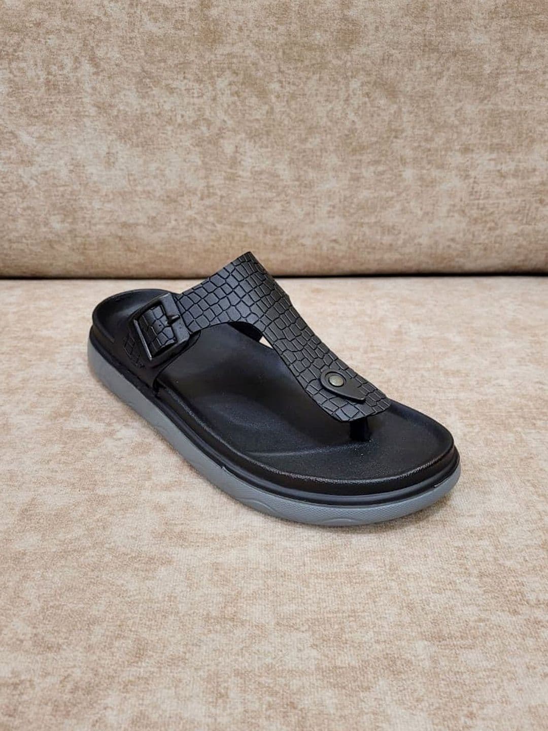 Layasa Men Thong Flip-Flops thumbnail 3