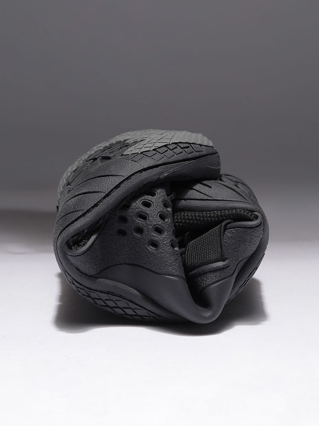 CULT Men FlexKnit Barefoot Training Shoes - Black thumbnail 4