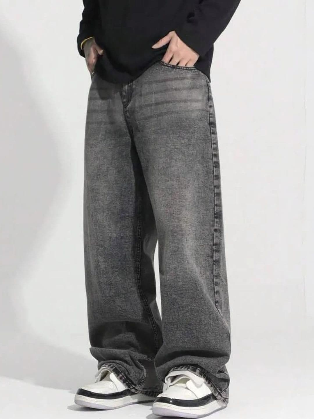 Kotty Men Relaxed Fit Low-Rise Light Fade Jeans thumbnail 3