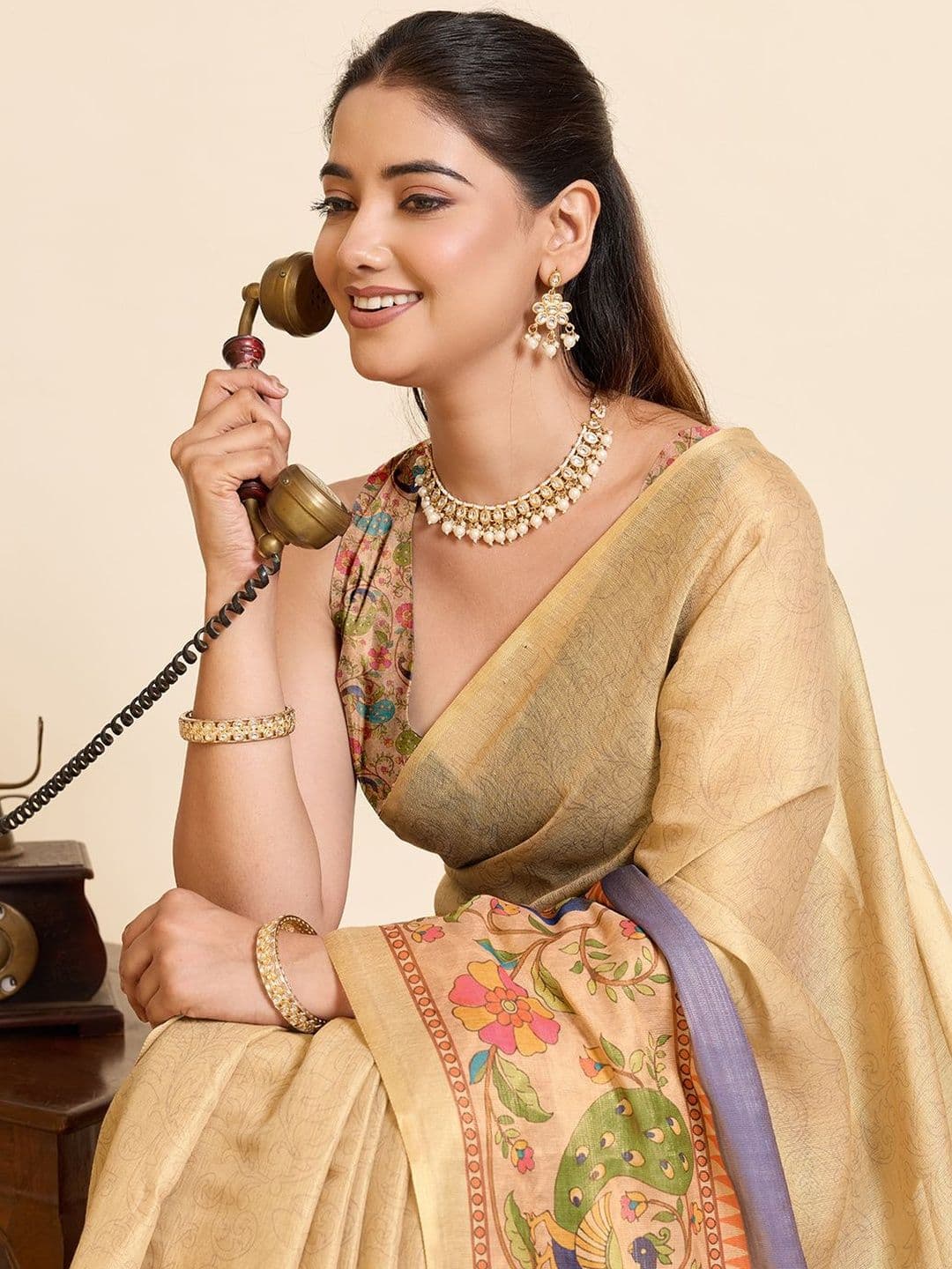 VEDANT VASTRAM Ethnic Motifs Linen Blend Handloom Saree thumbnail 3