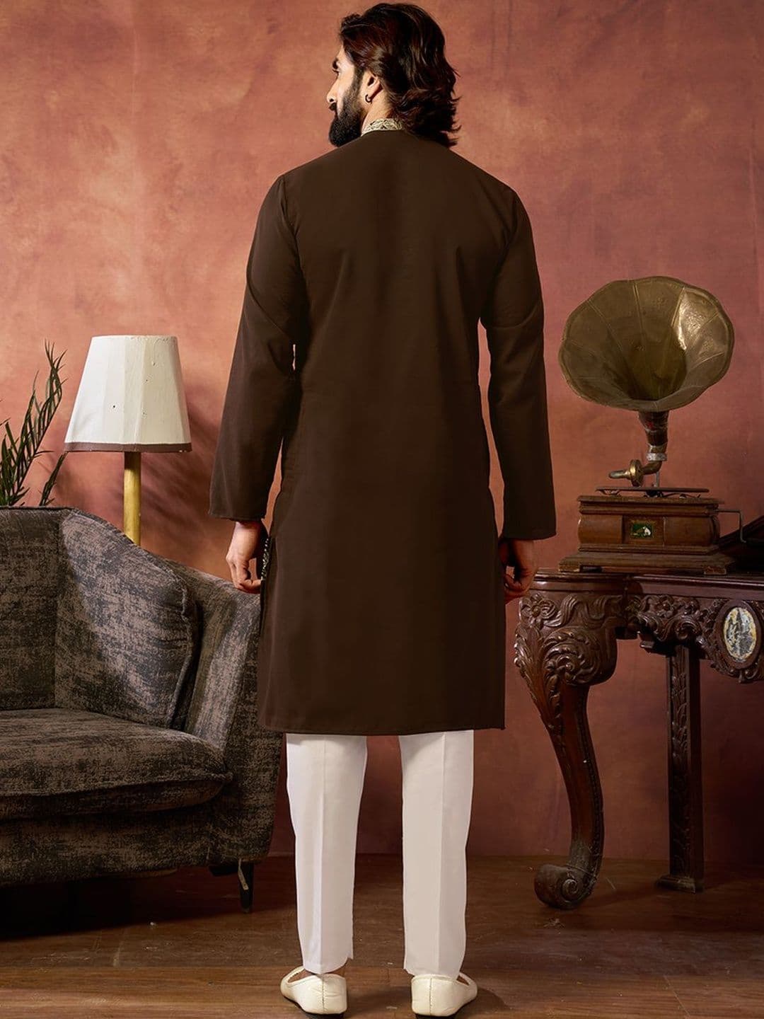 House of Pataudi Embroidered Cotton Mandarin Collar Knee Length Straight Kurtas thumbnail 4