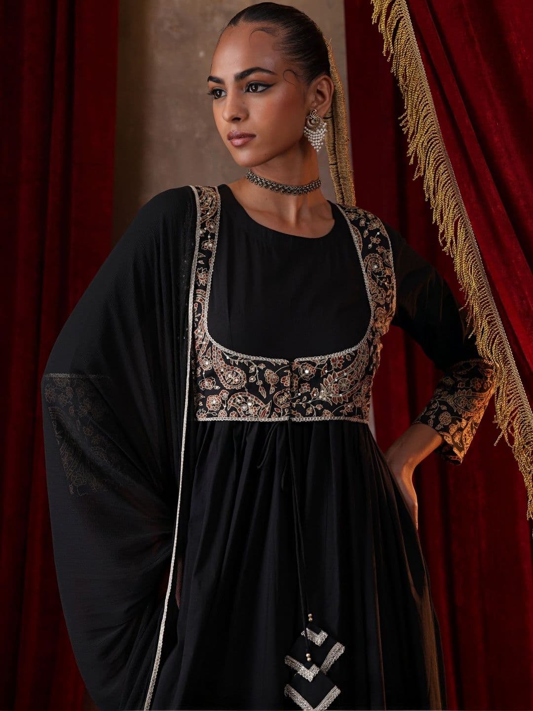Khushal K Women Ethnic Motifs Embroidered Empire Thread Work Pure Cotton Kurta with Trousers & With Dupatta thumbnail 5