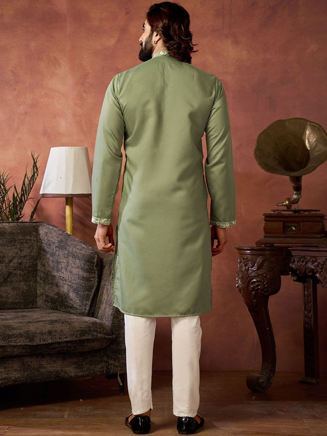 House of Pataudi Embroidered Cotton Mandarin Collar Knee Length Straight Kurta thumbnail 3