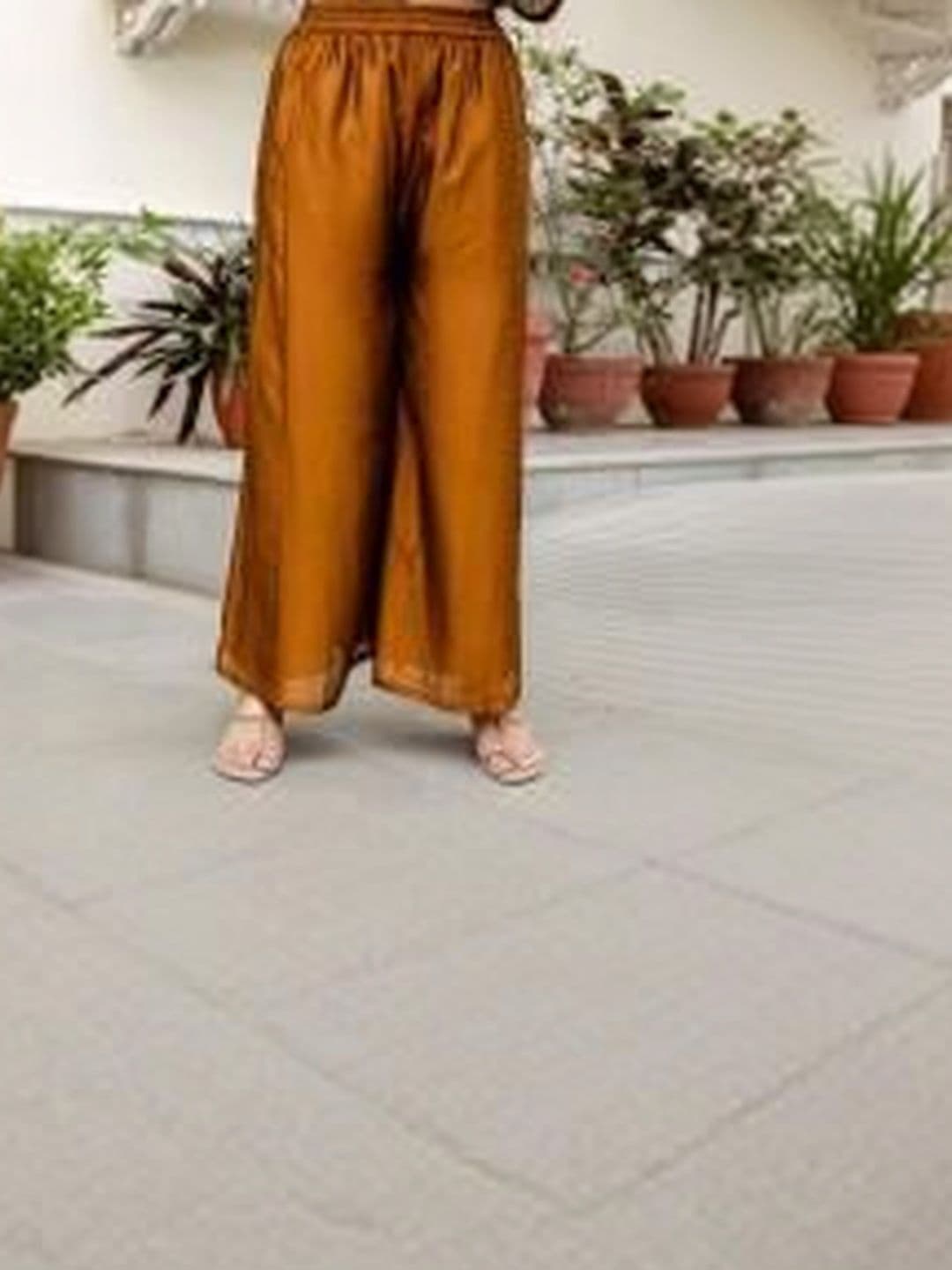 ZOEMIRA Women Ethnic Motifs Embroidered Regular Thread Work Kurta with Palazzos & With Dupatta thumbnail 4